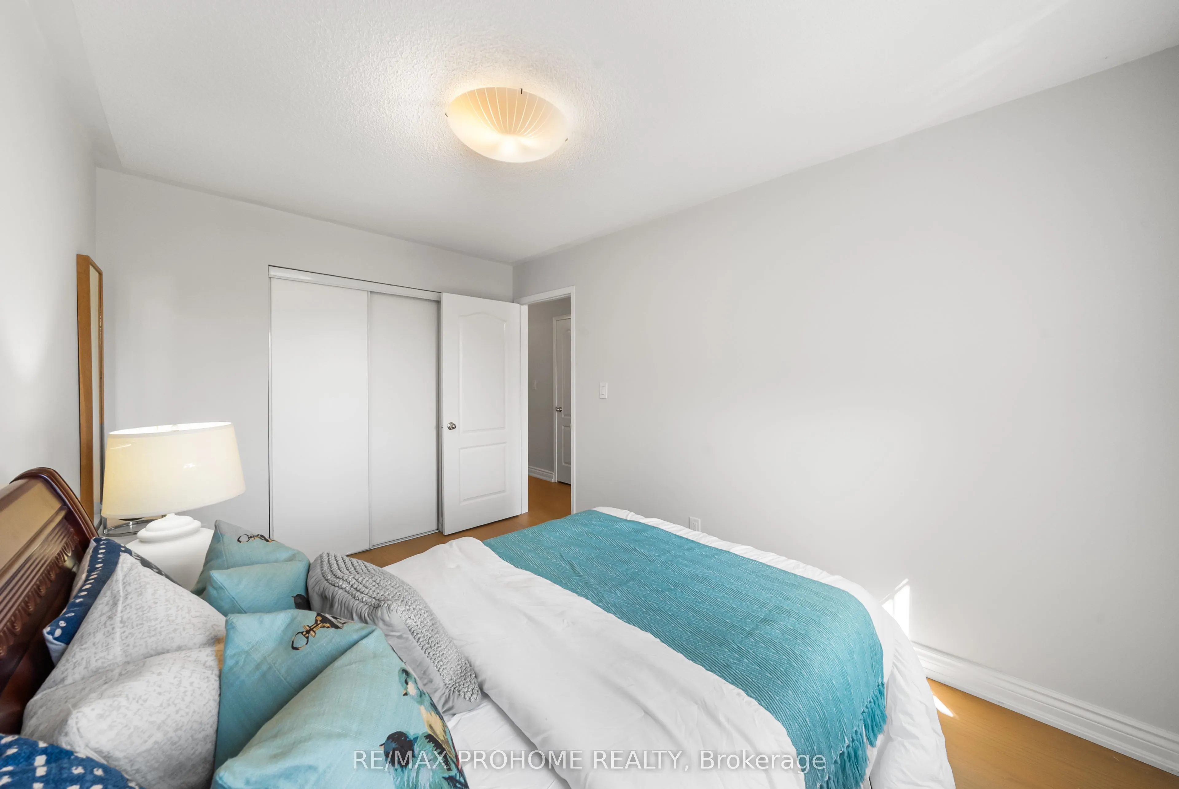 144 Deepspring Crescent