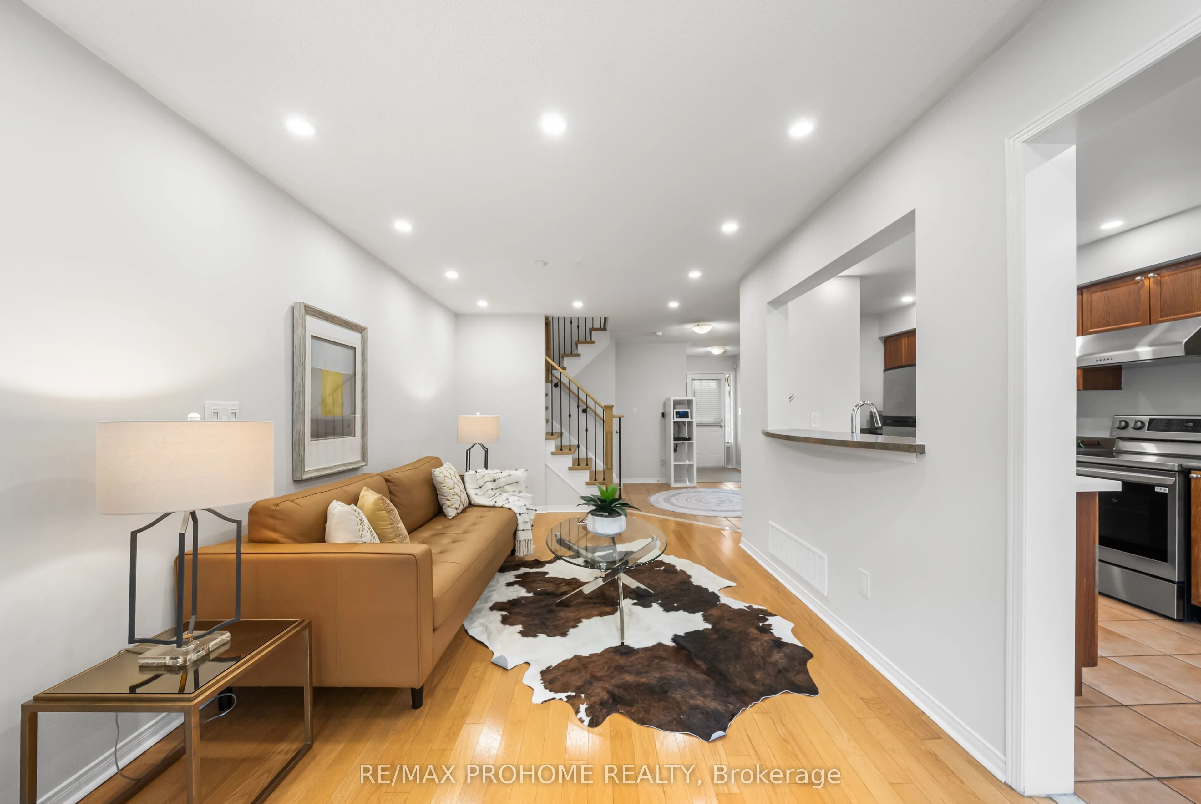 144 Deepspring Crescent