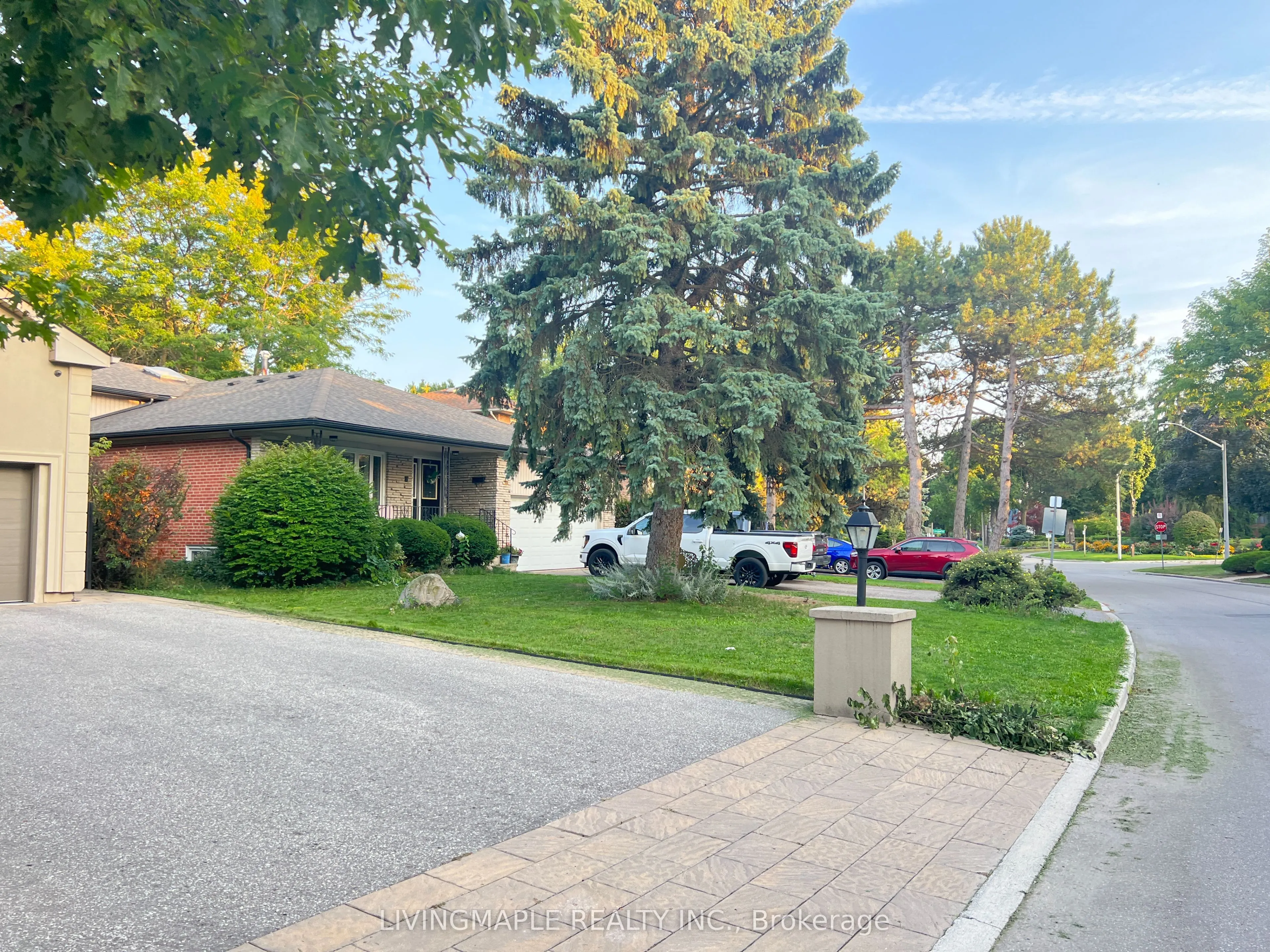 19 Ladyslipper Court