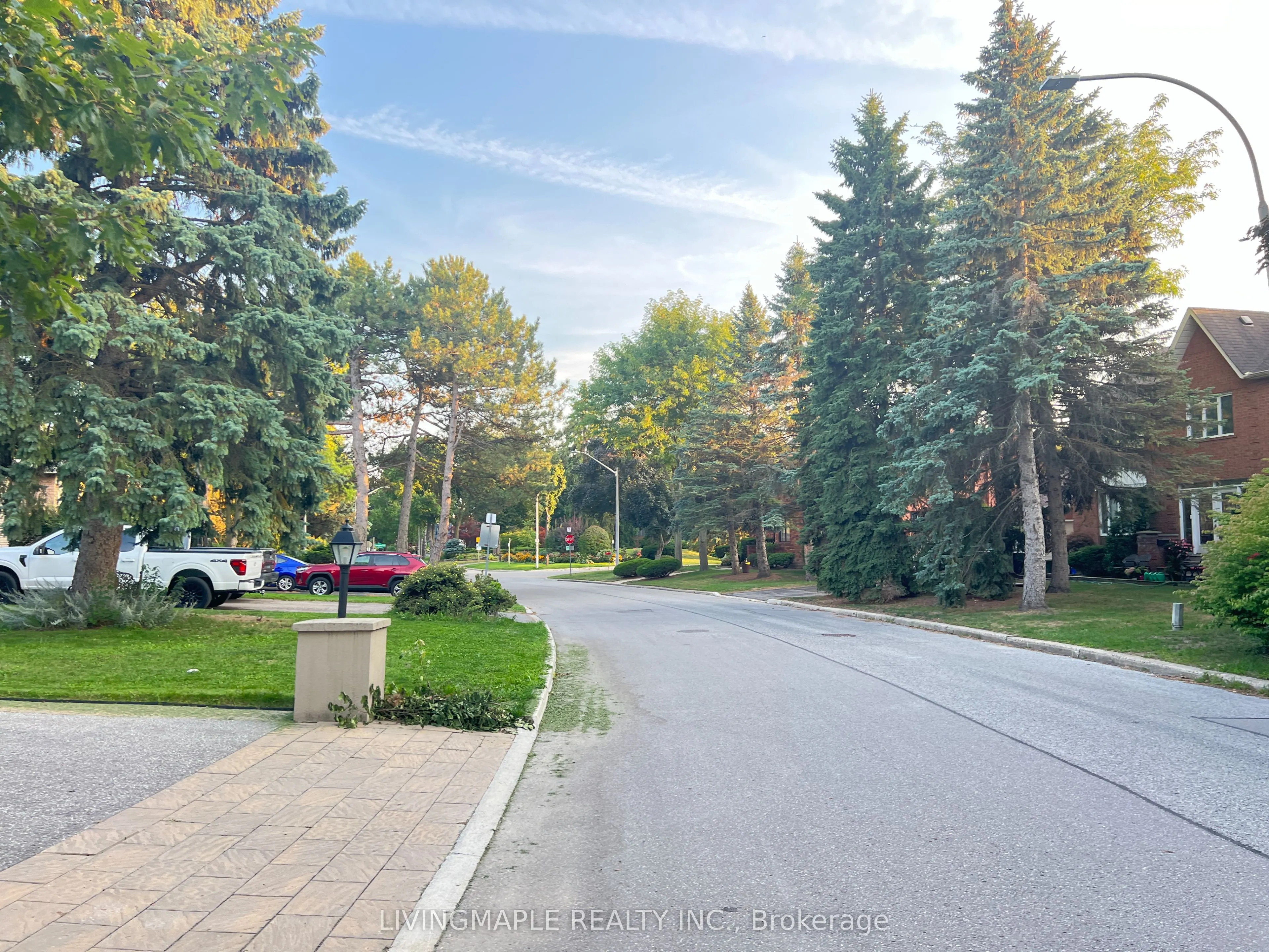19 Ladyslipper Court