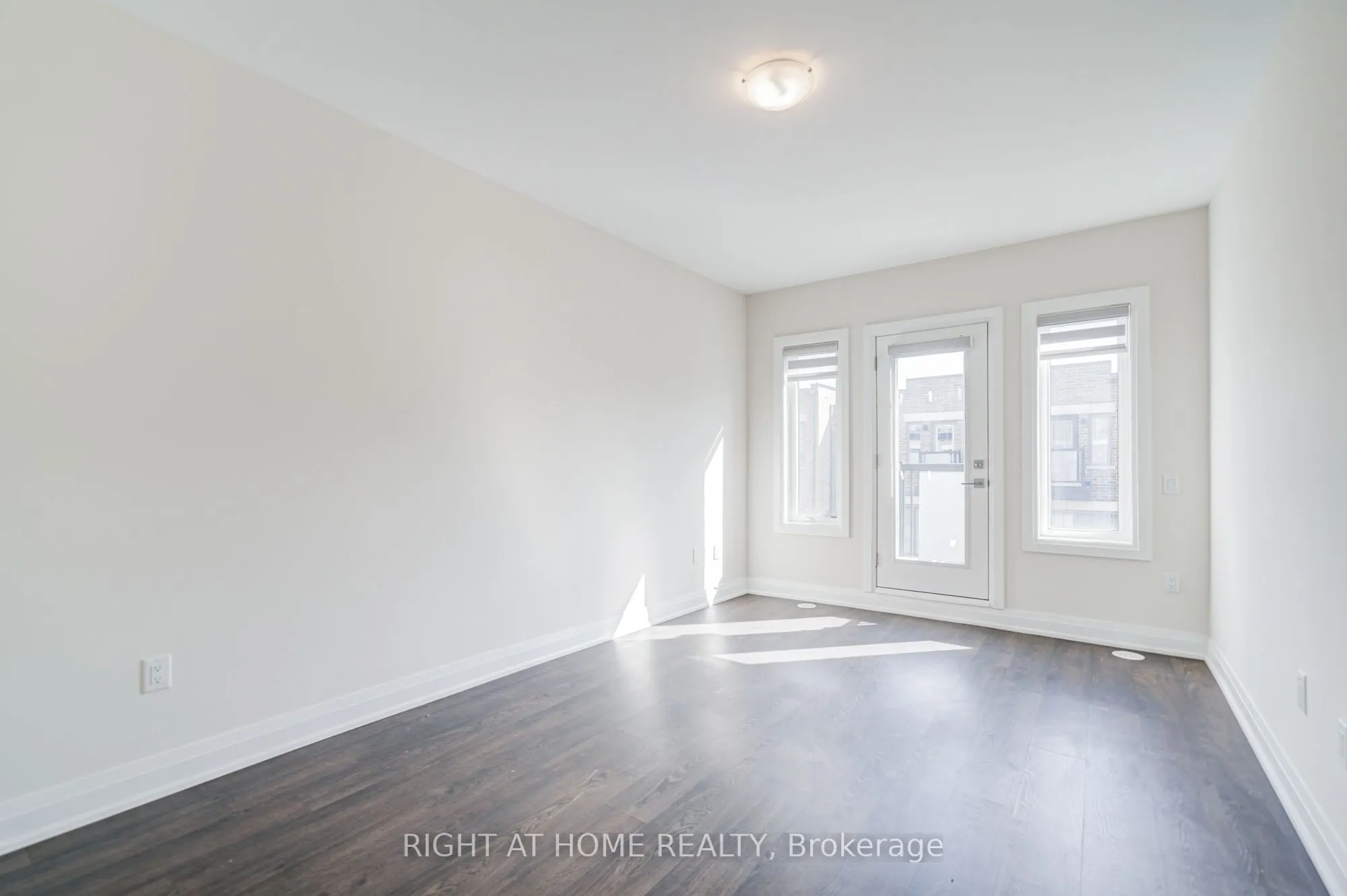 33 John Stocks Way, #UPPER
