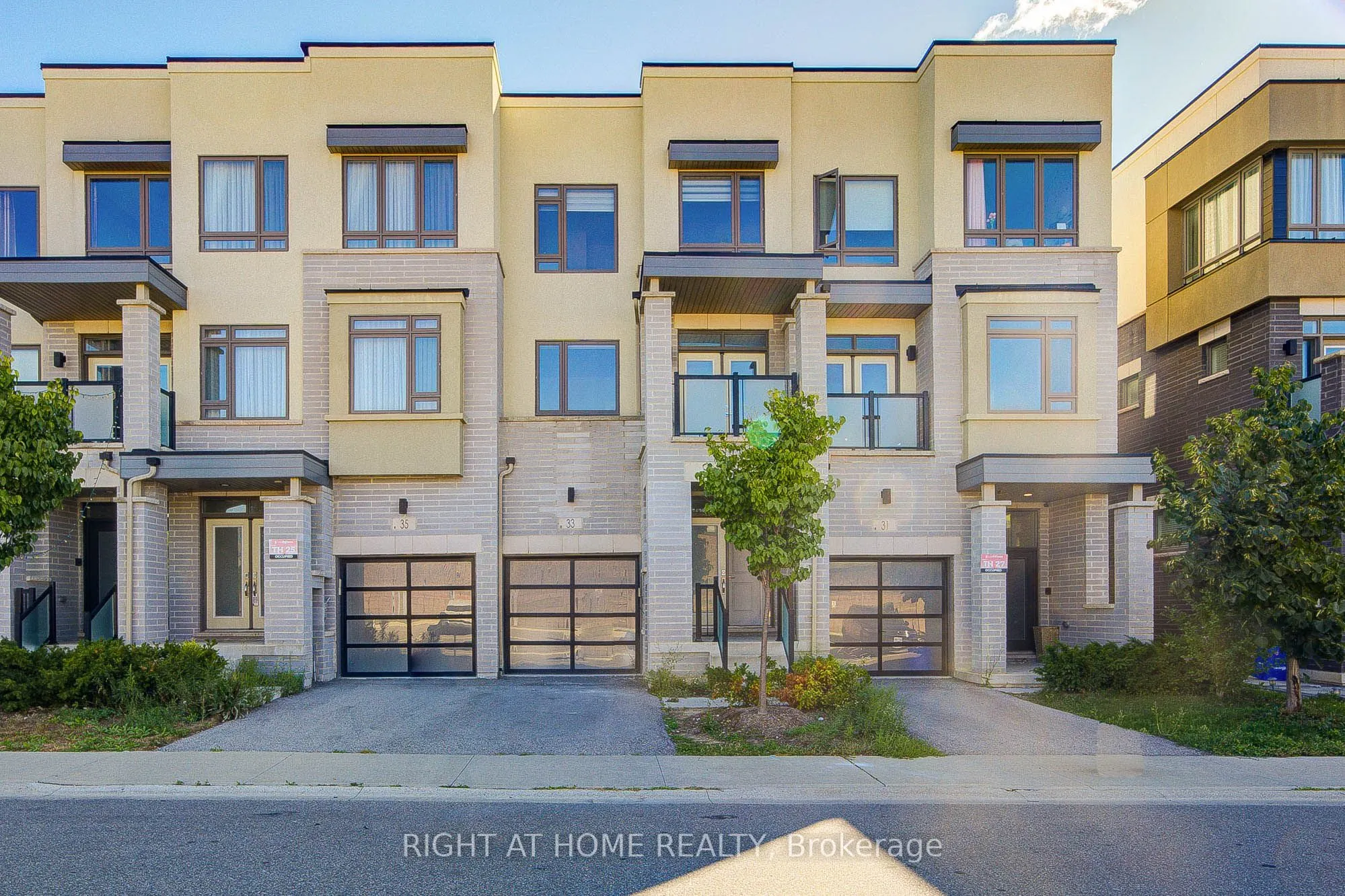 33 John Stocks Way, #UPPER