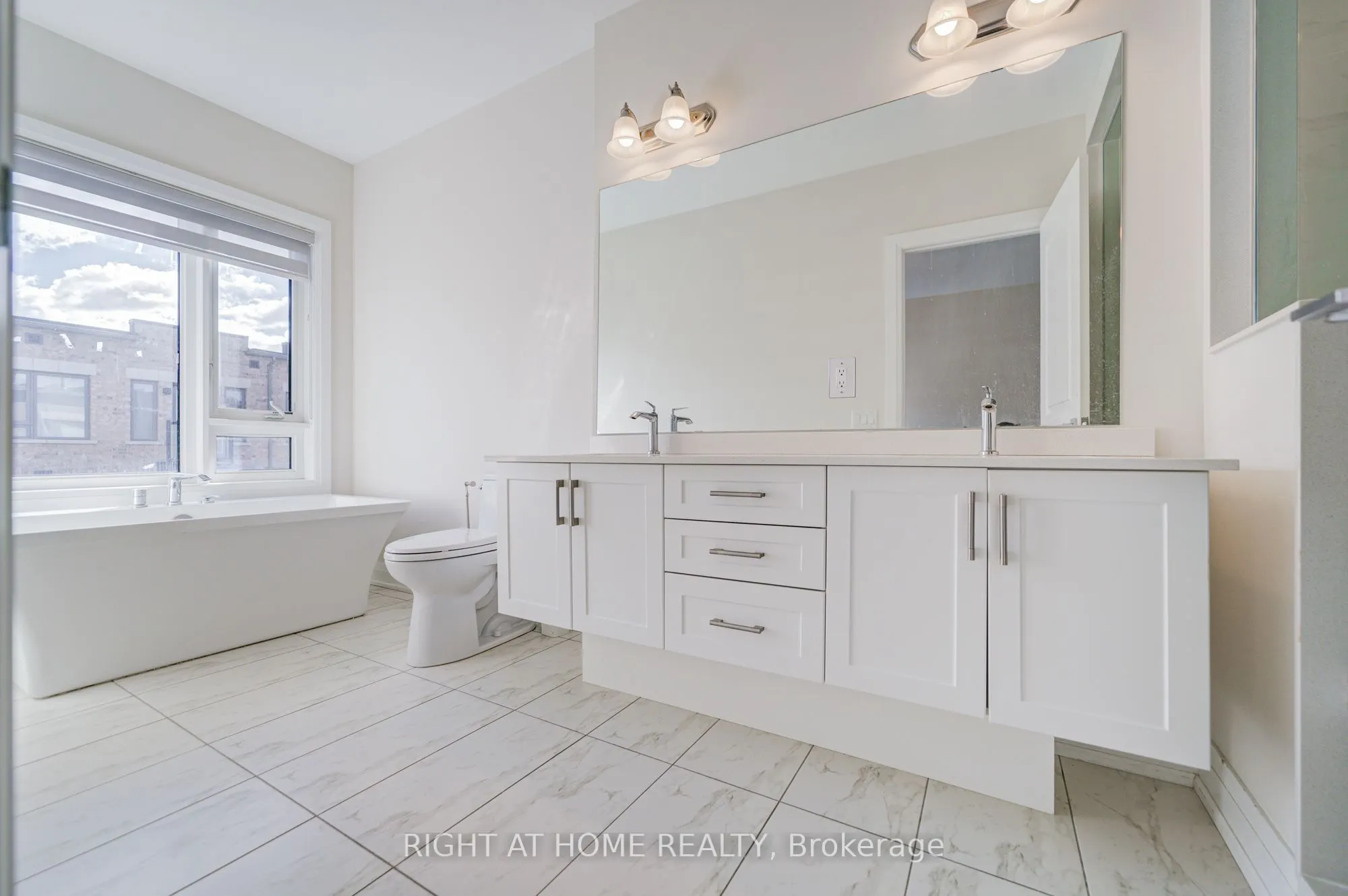 33 John Stocks Way, #UPPER