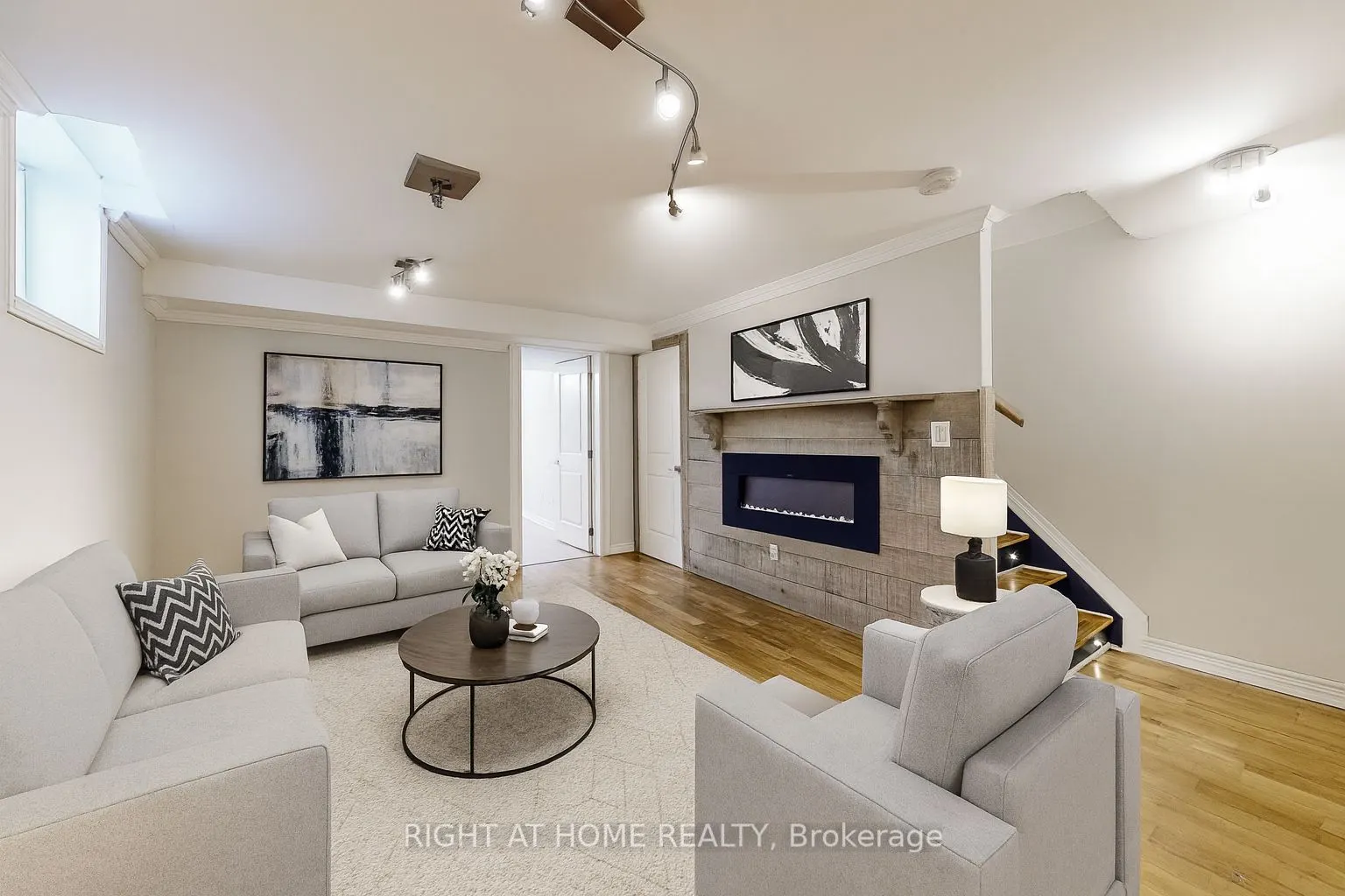 12 John W Taylor Avenue