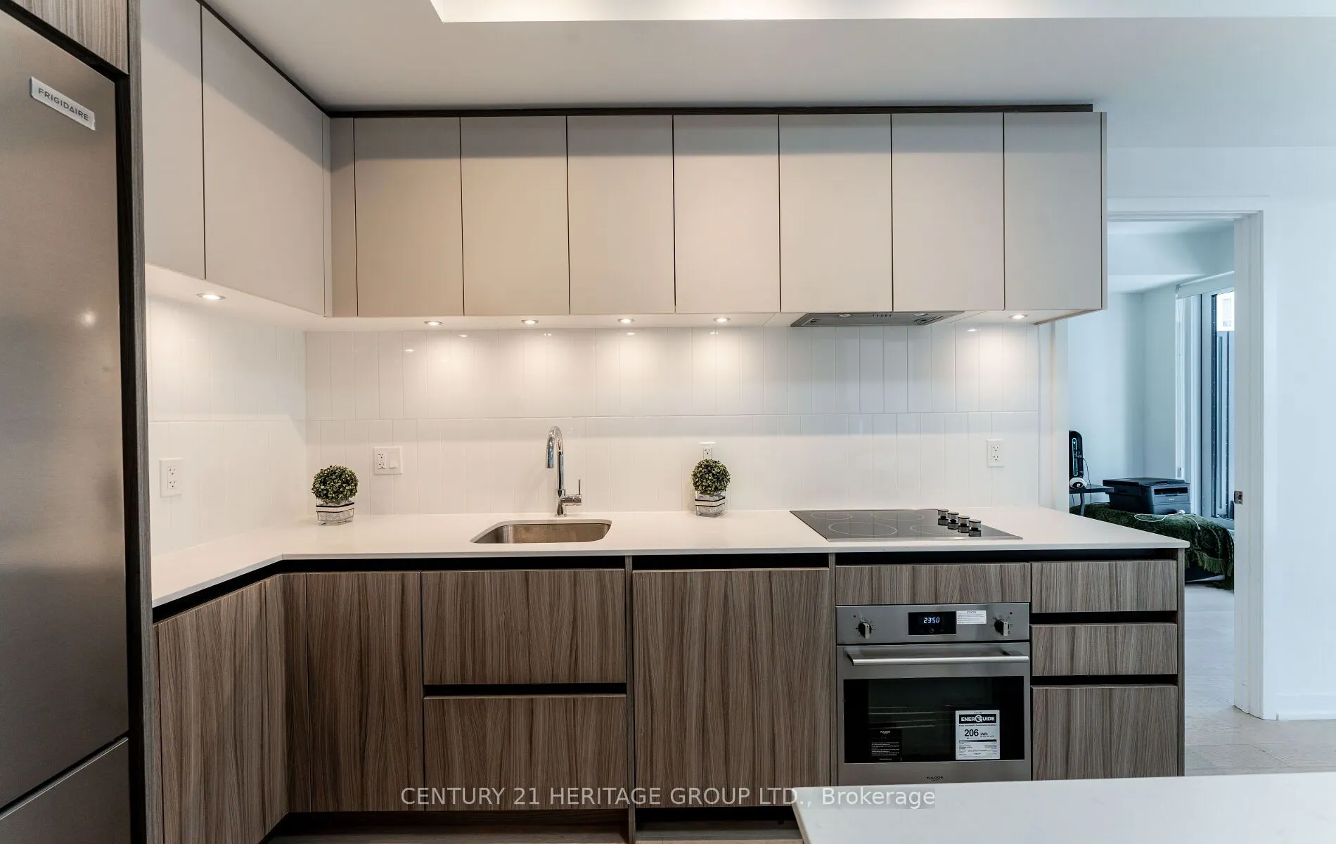 7950 Bathurst Street, #201