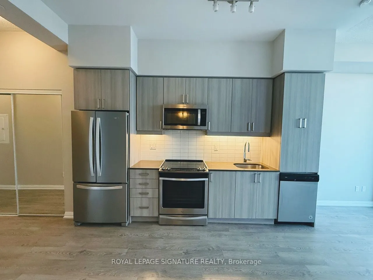 7895 Jane Street, #1009