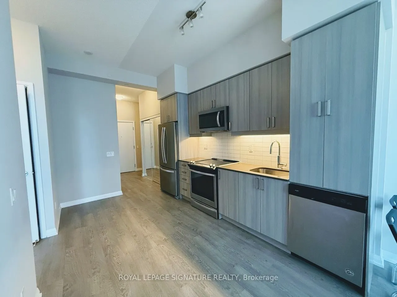 7895 Jane Street, #1009