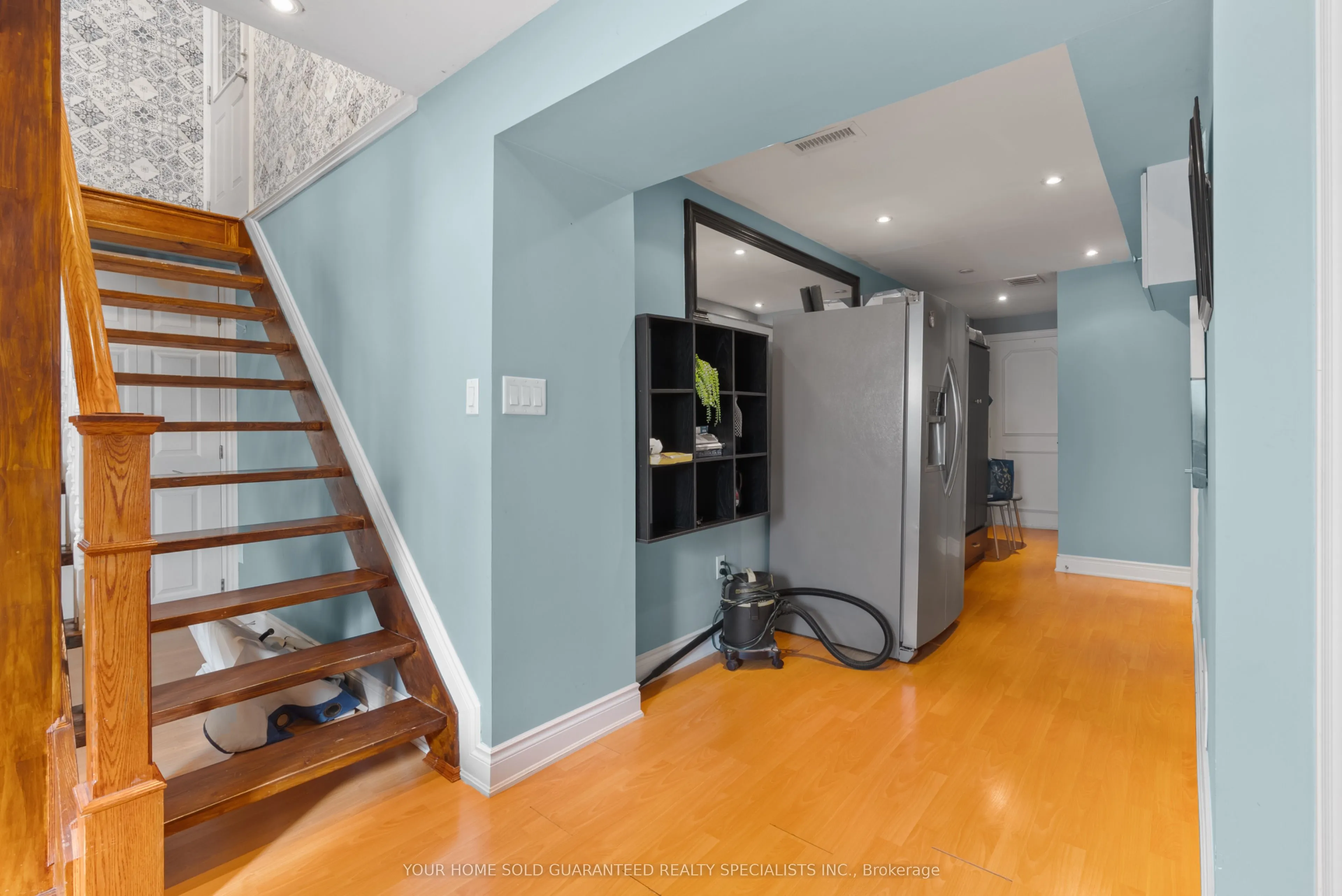 77 Beaverbrook Crescent