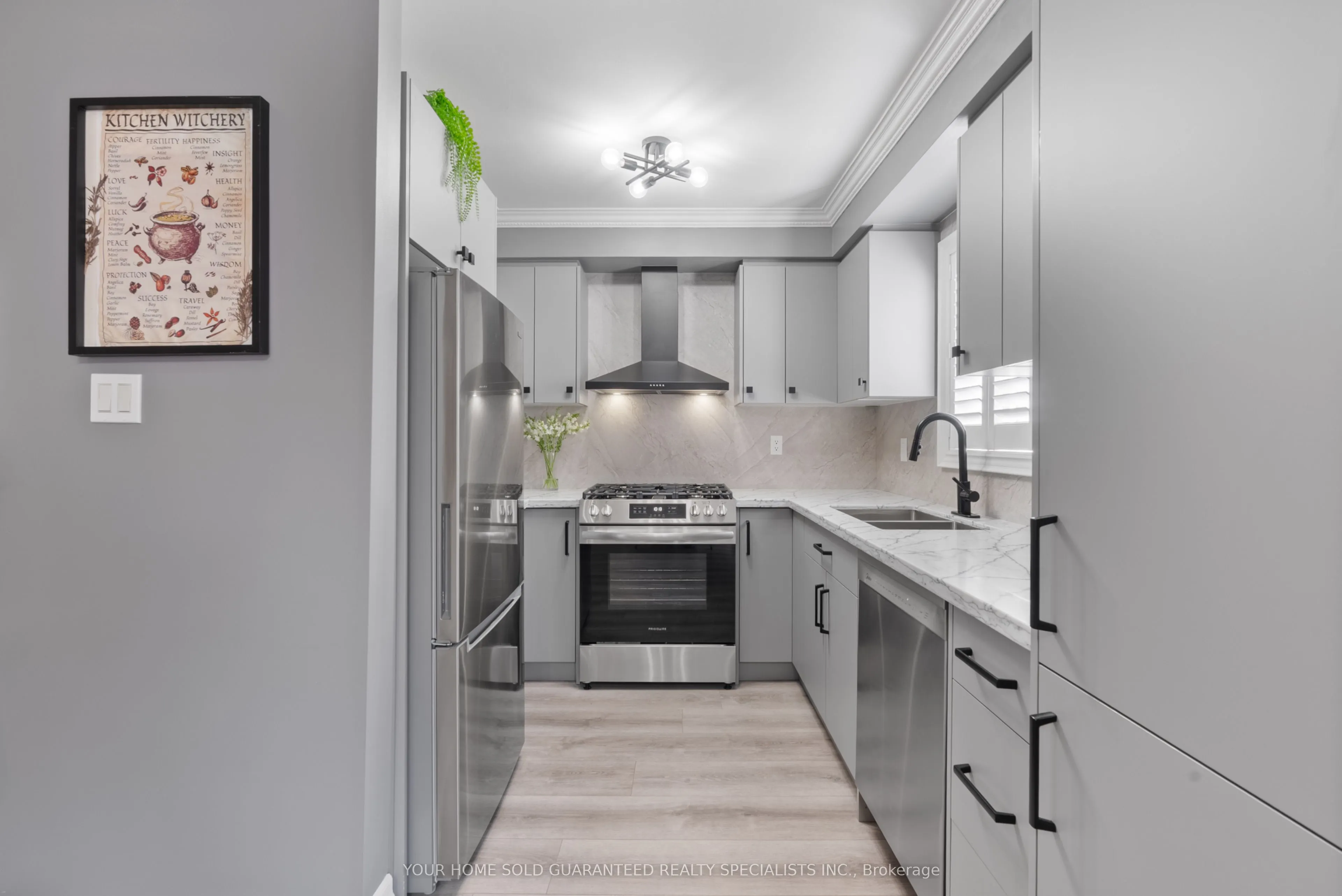 77 Beaverbrook Crescent