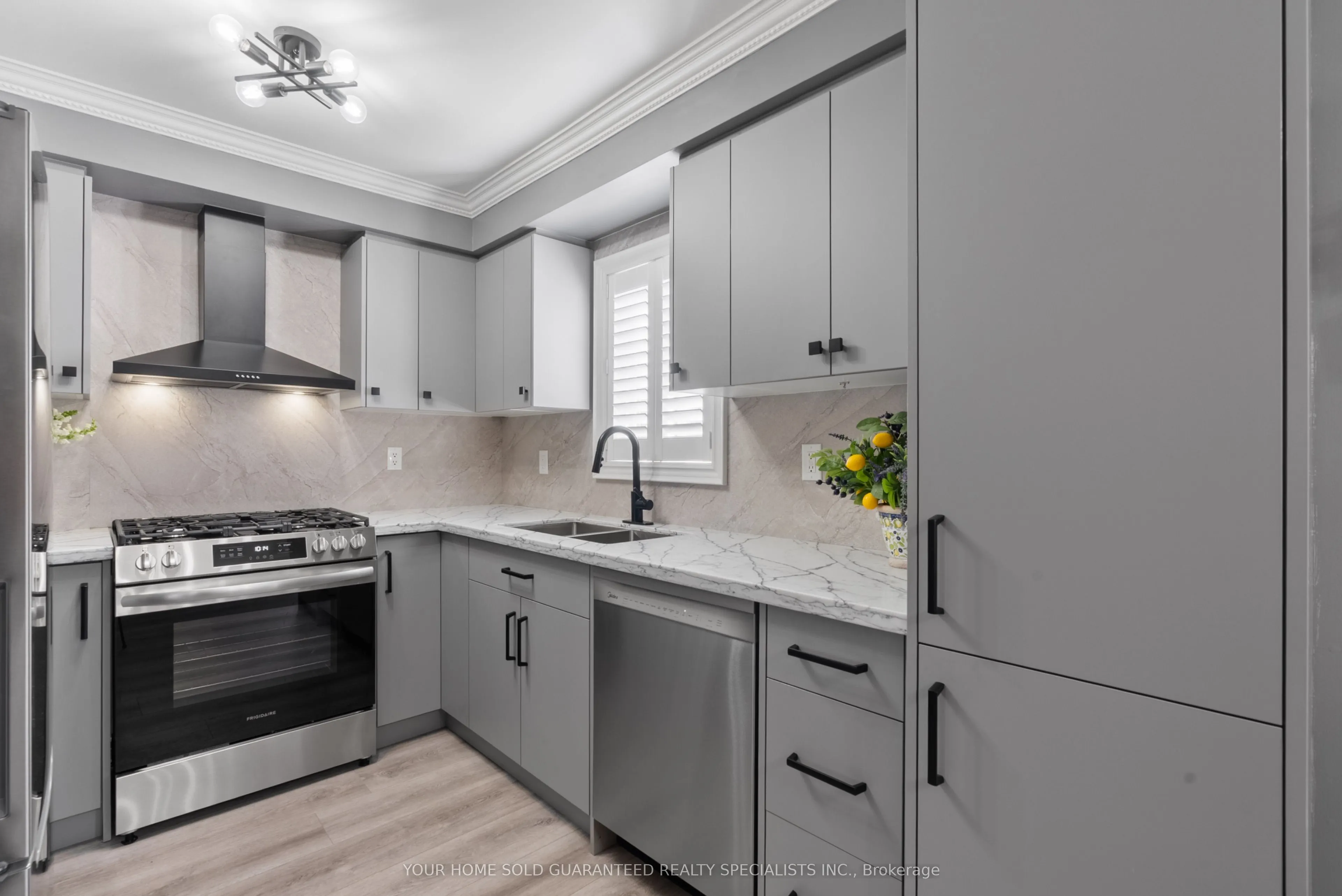 77 Beaverbrook Crescent