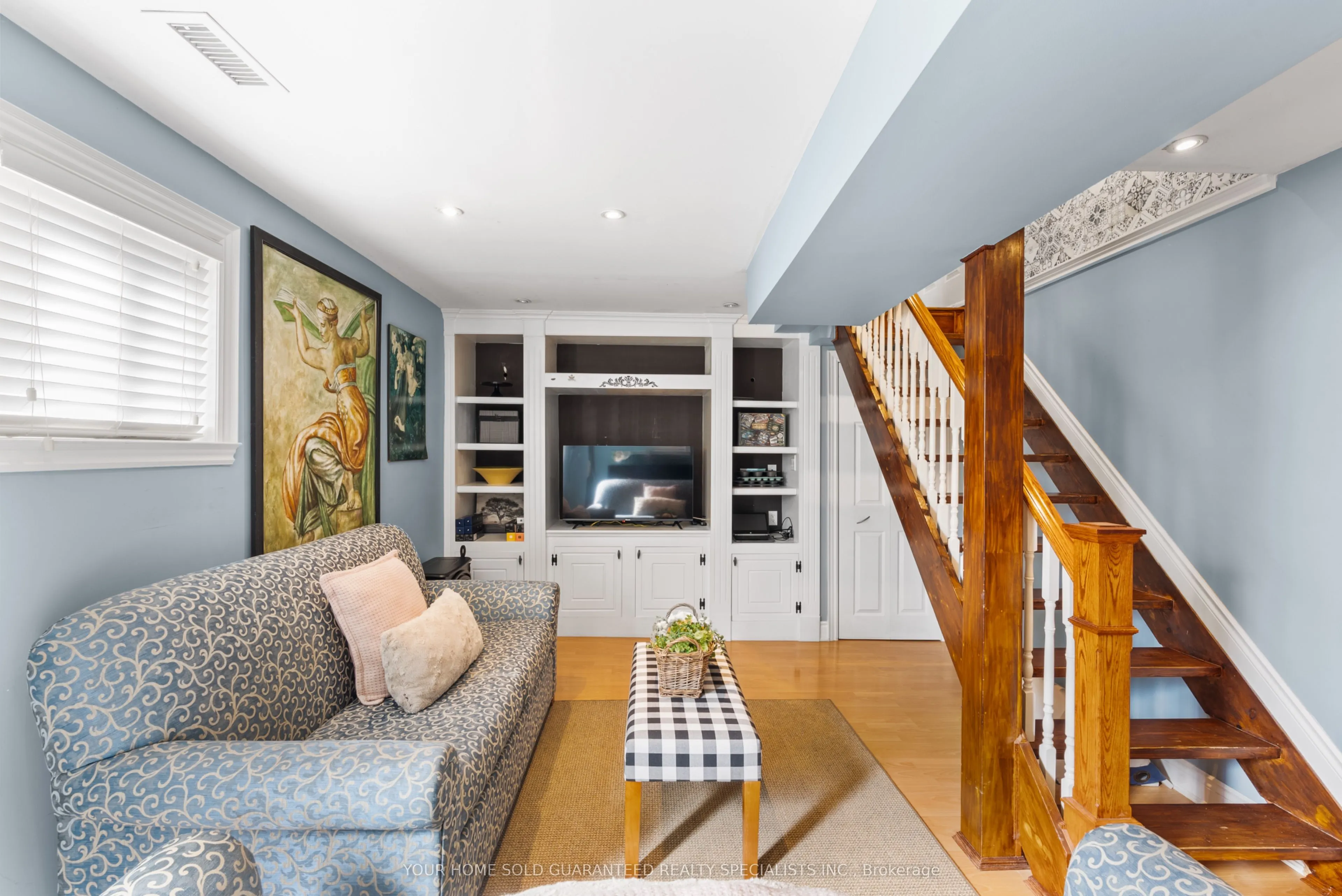 77 Beaverbrook Crescent