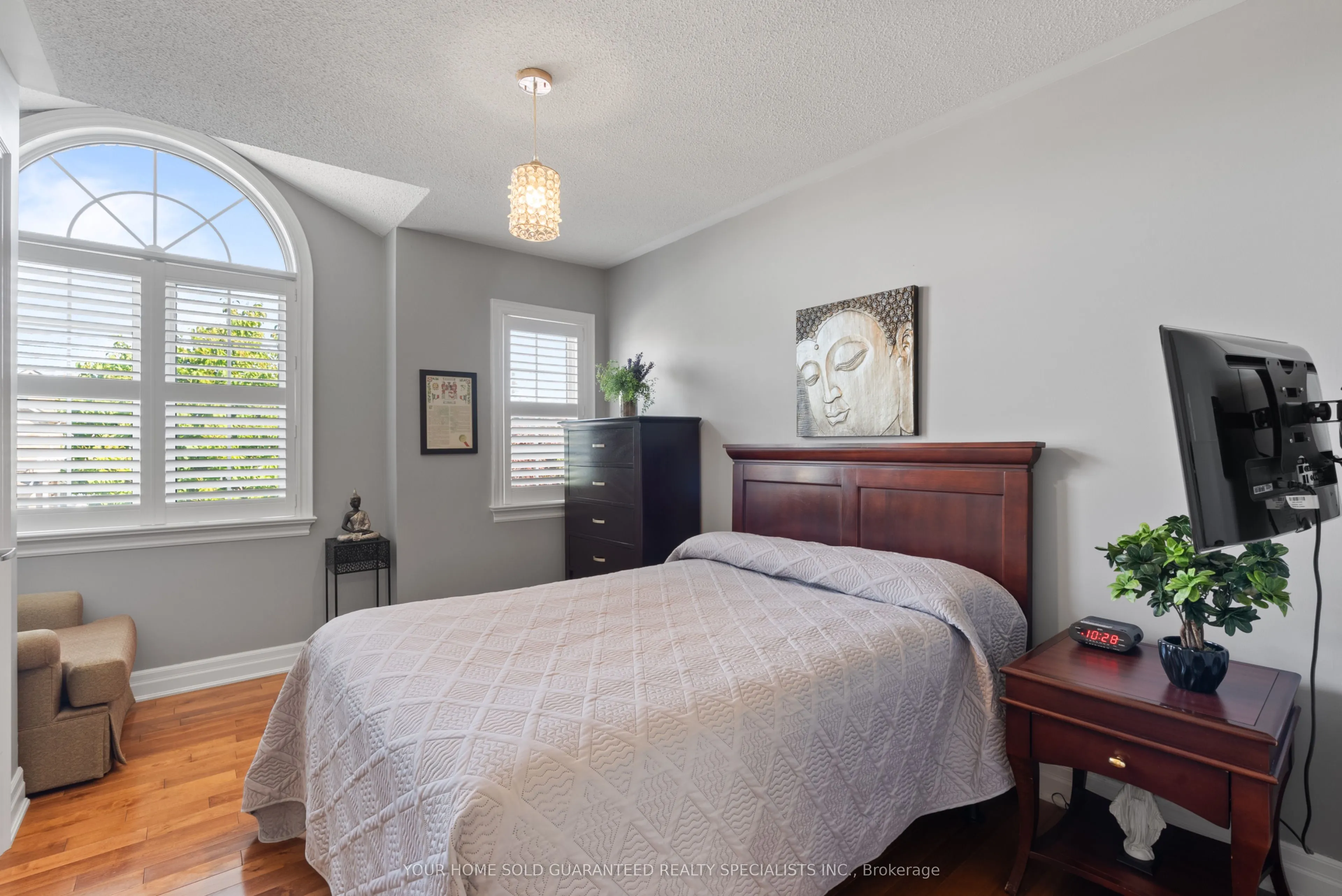 77 Beaverbrook Crescent