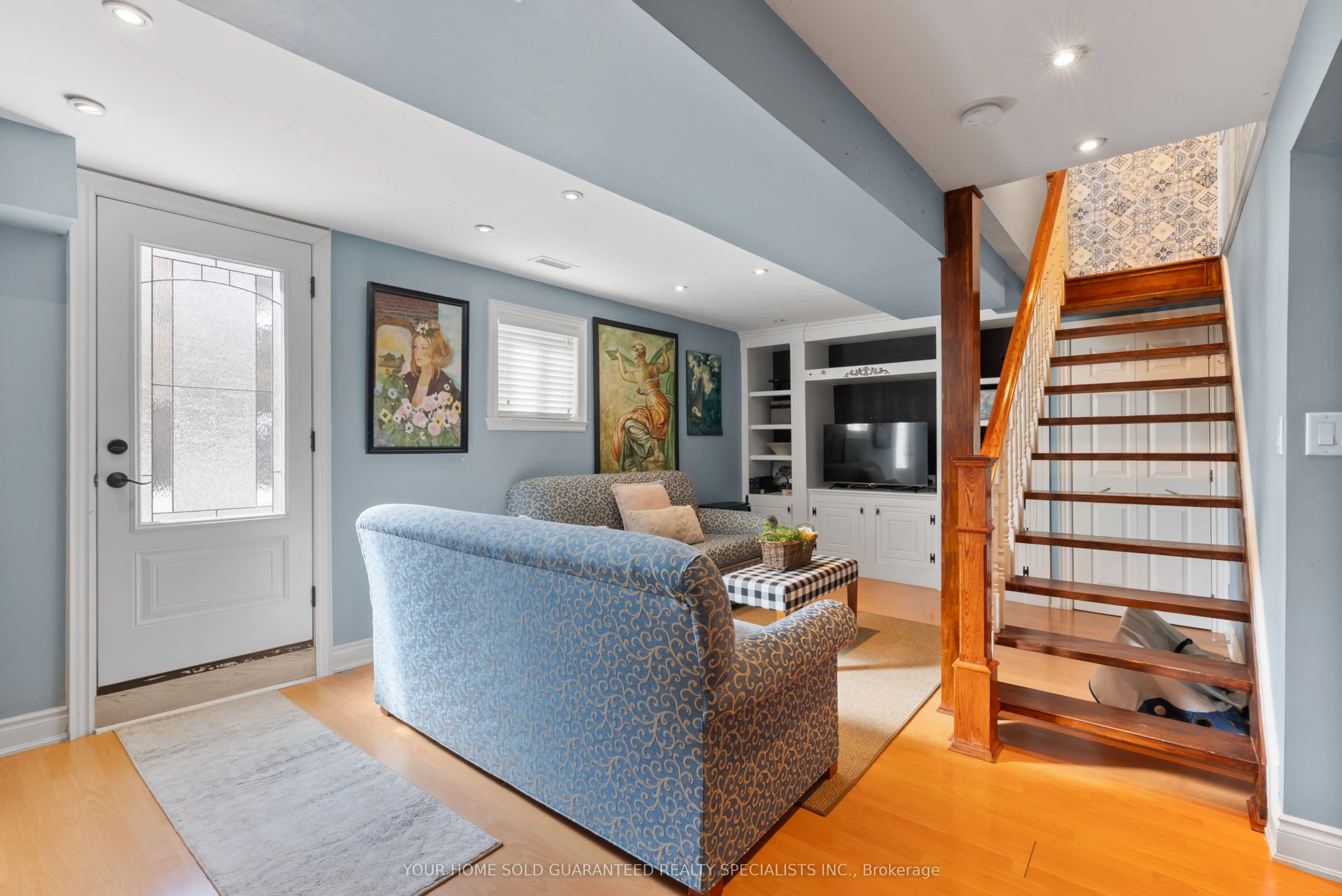 77 Beaverbrook Crescent