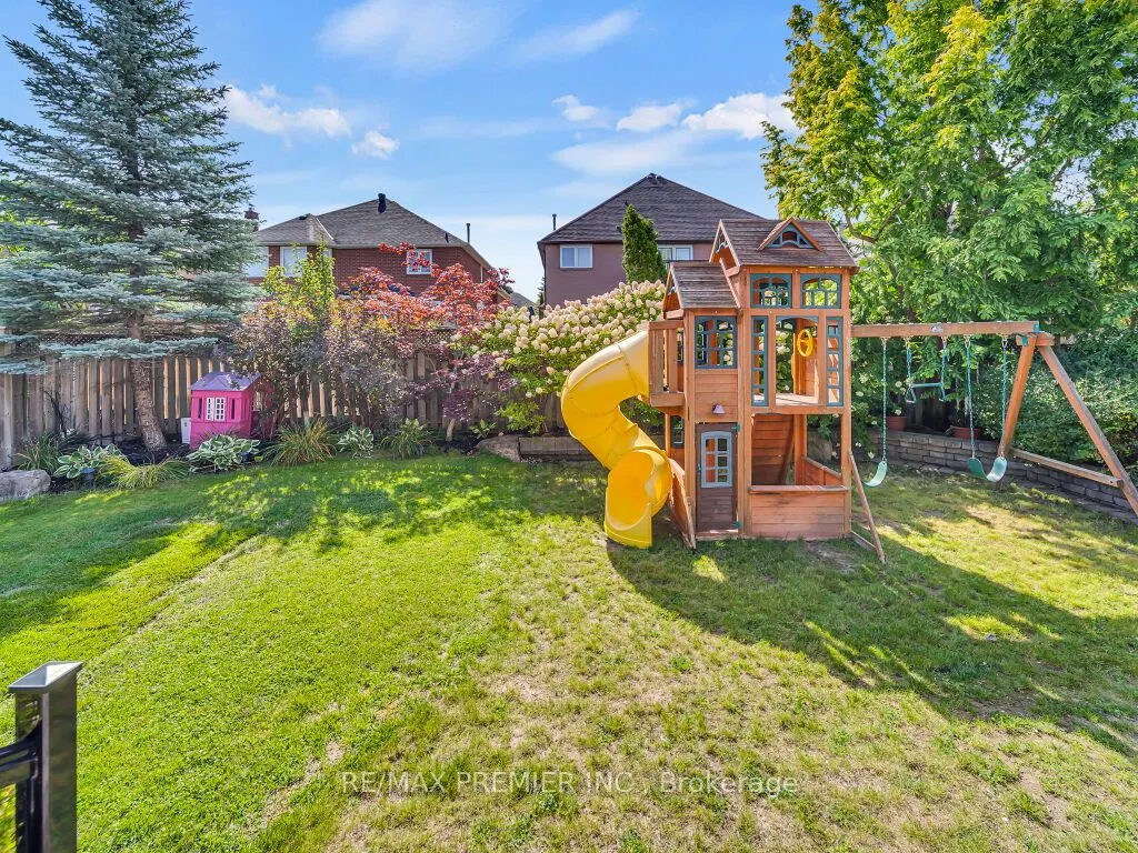 606 Brooker Ridge