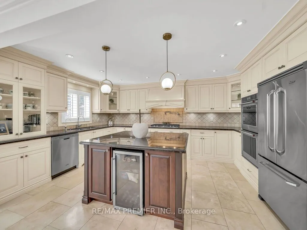 606 Brooker Ridge