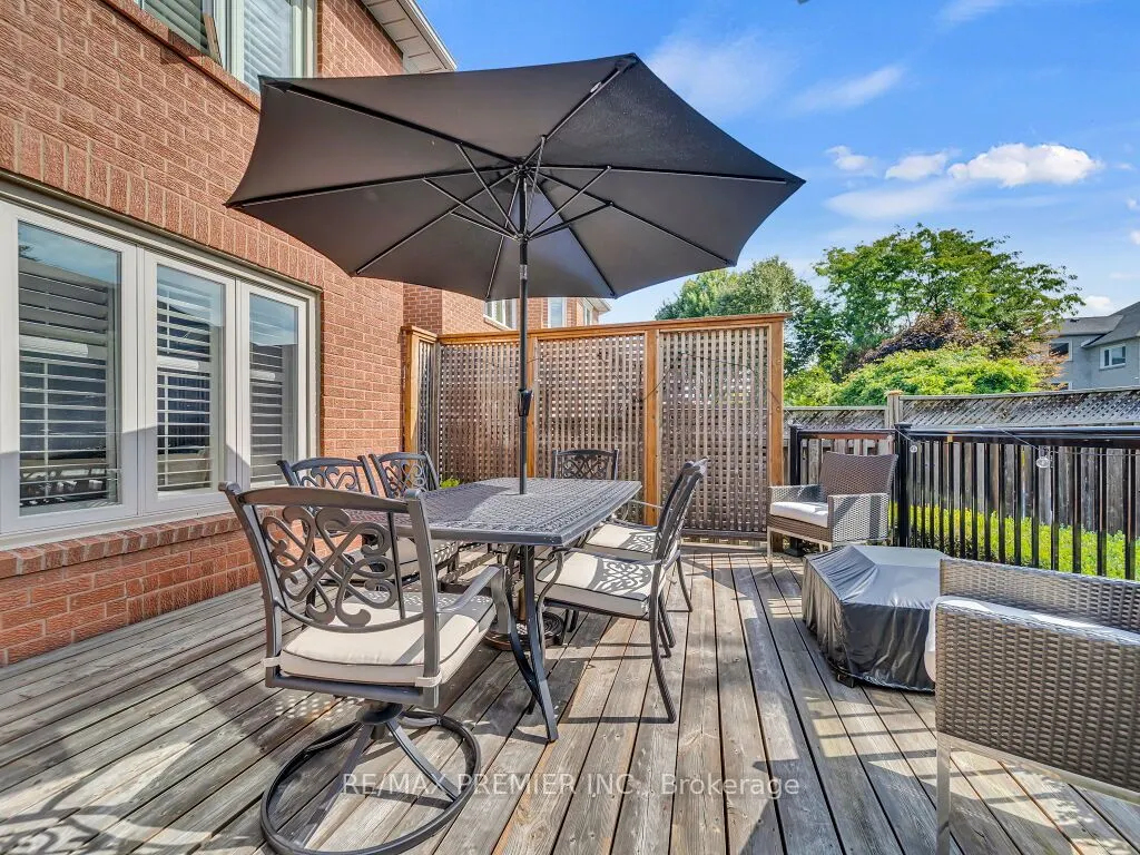 606 Brooker Ridge