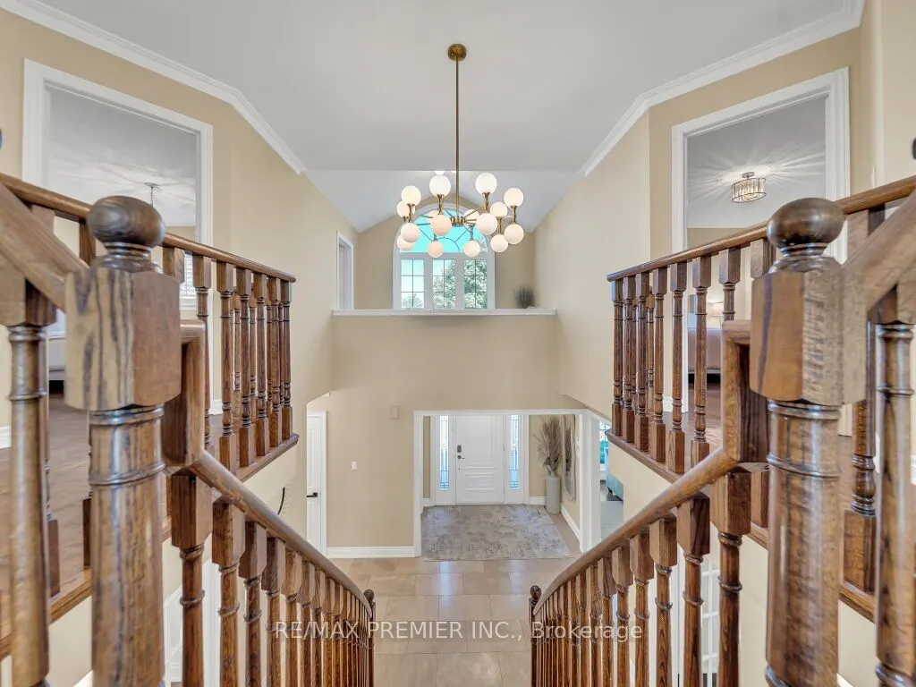 606 Brooker Ridge