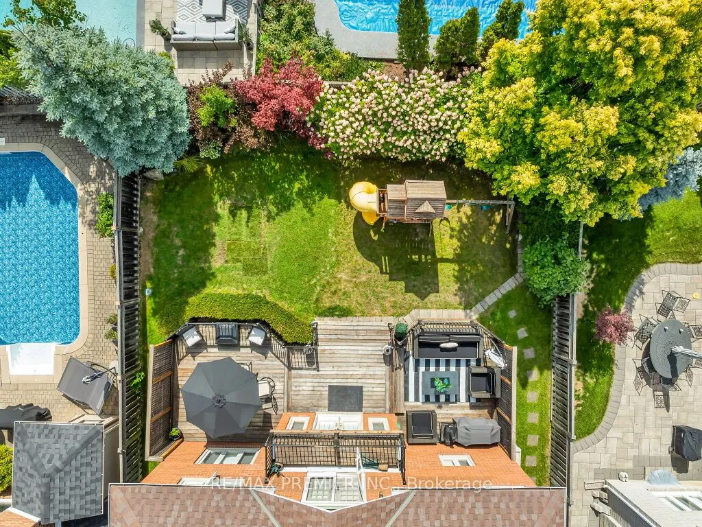 606 Brooker Ridge