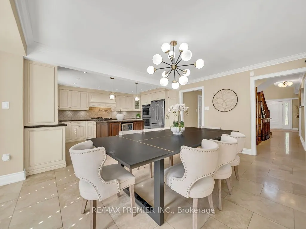 606 Brooker Ridge