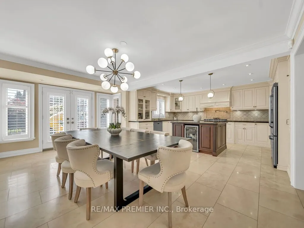 606 Brooker Ridge