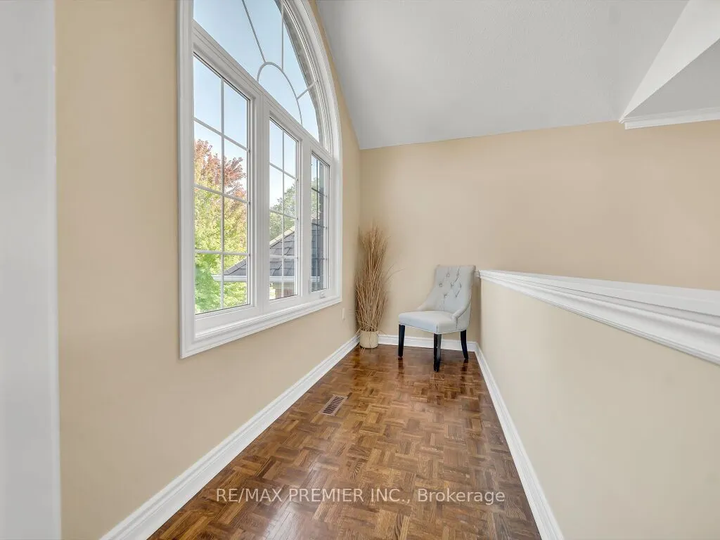 606 Brooker Ridge
