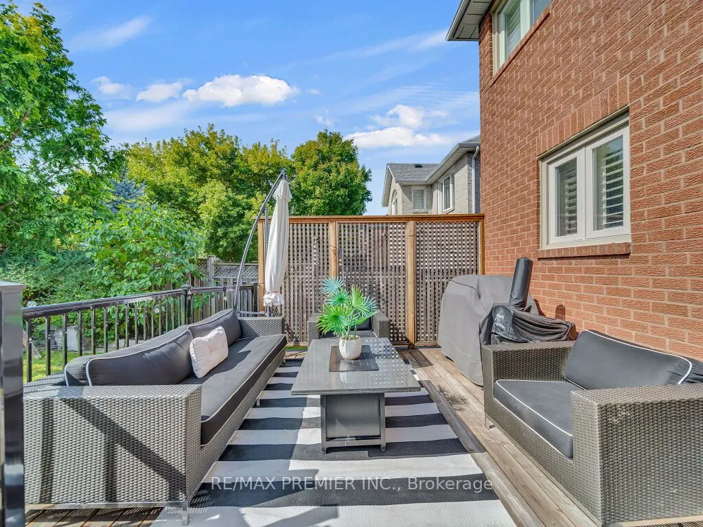 606 Brooker Ridge