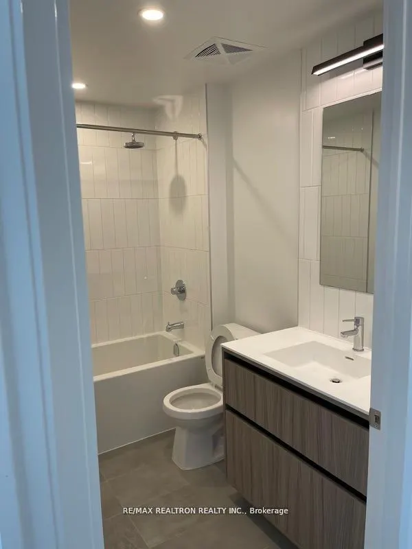 8 Beverley Glen Boulevard, #805
