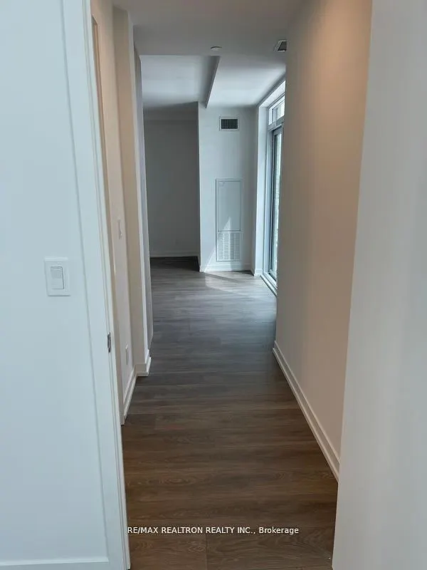 8 Beverley Glen Boulevard, #805