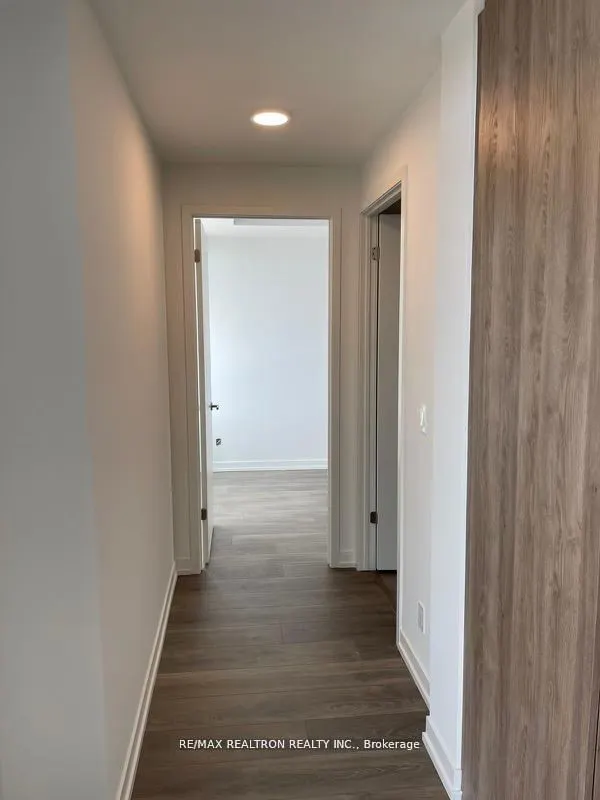 8 Beverley Glen Boulevard, #805