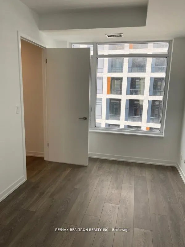 8 Beverley Glen Boulevard, #805