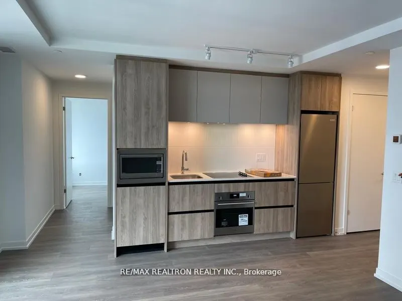 8 Beverley Glen Boulevard, #805