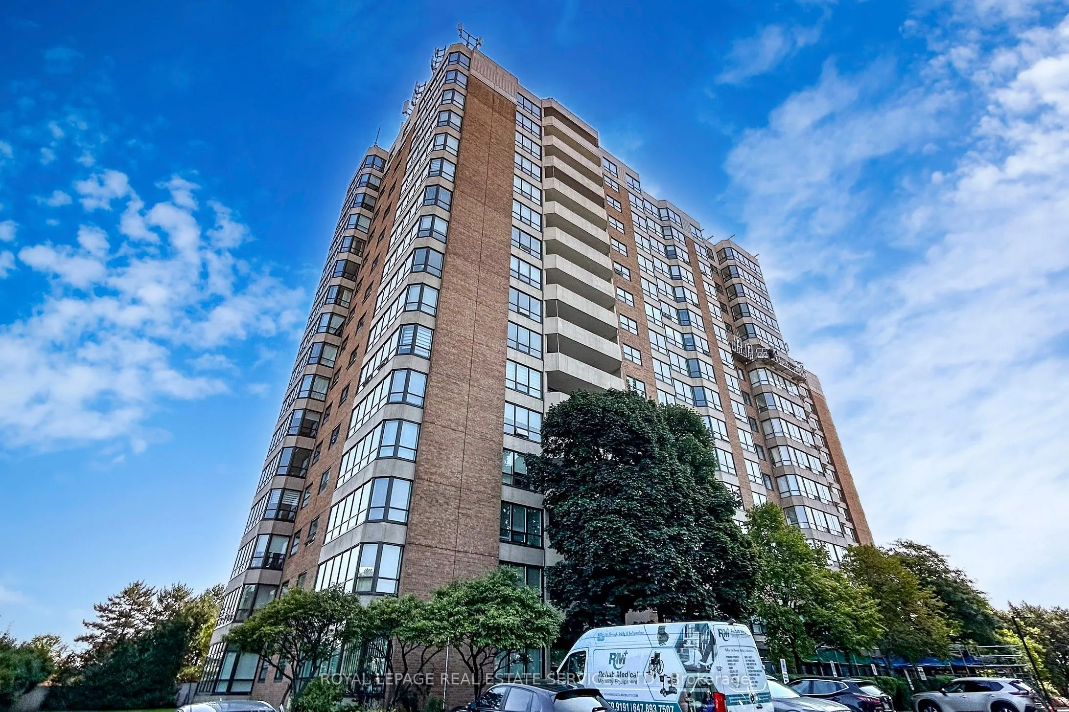 7601 Bathurst Street, #1201