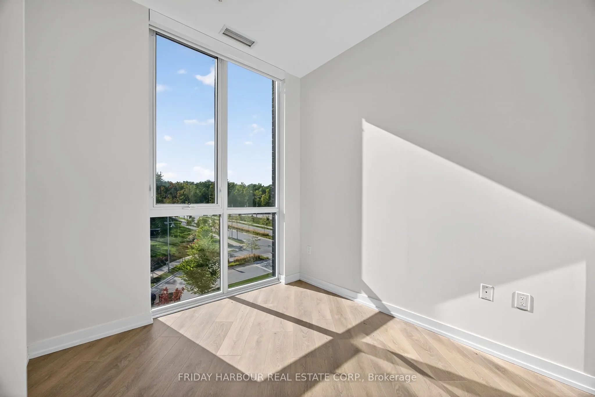 415 Sea Ray Avenue S, #450