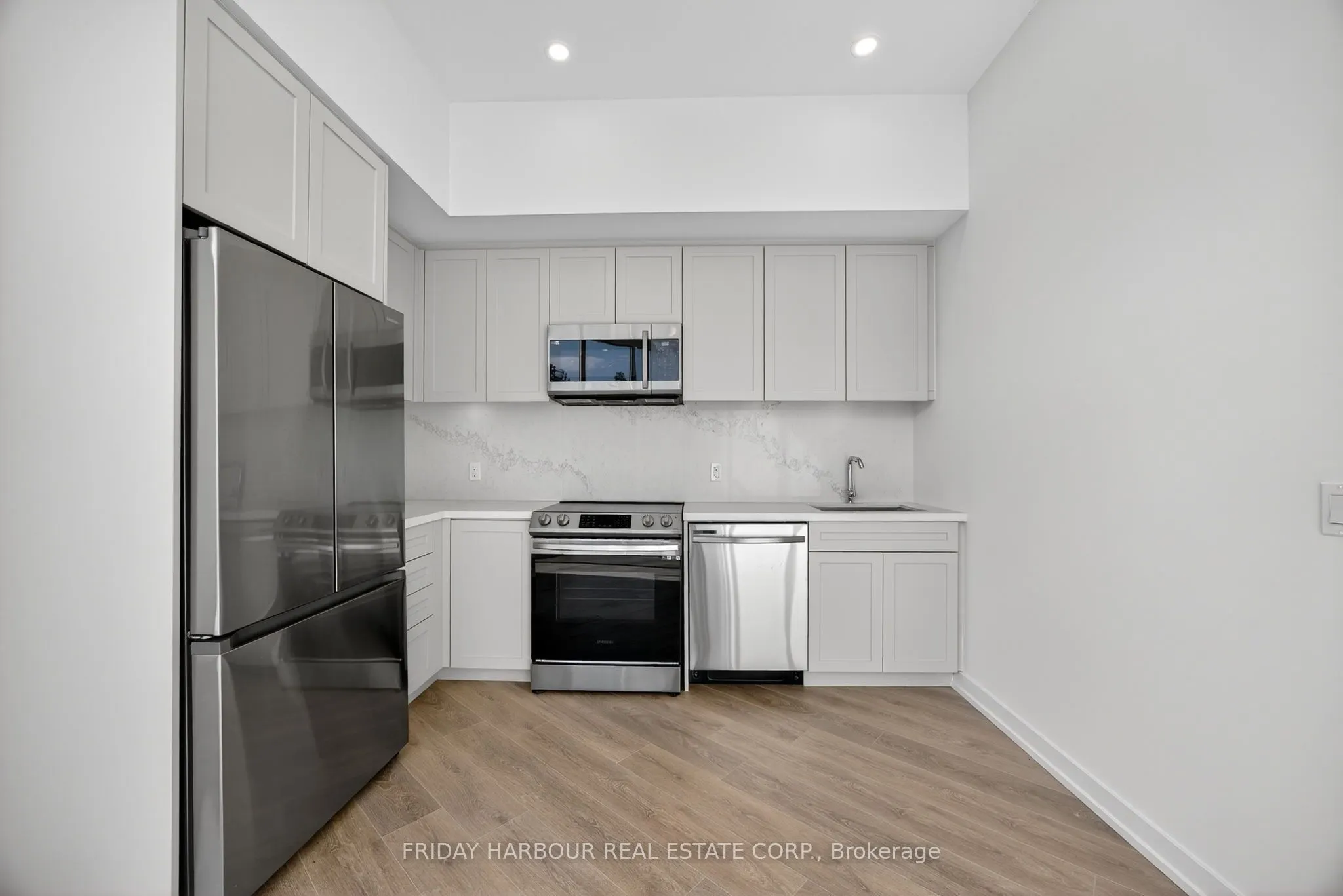 415 Sea Ray Avenue S, #450