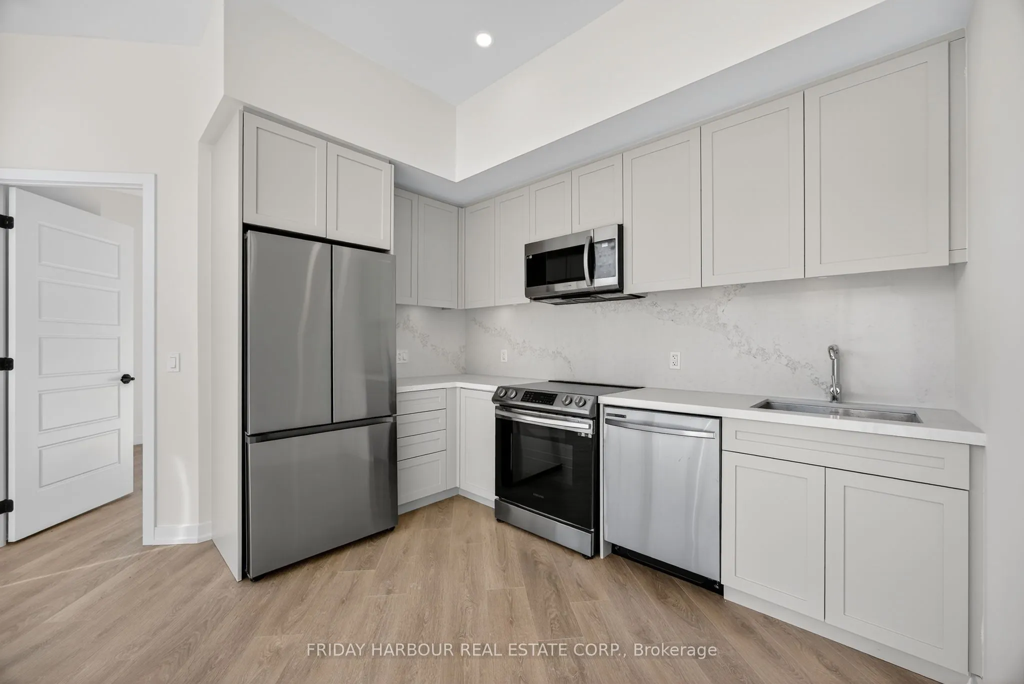 415 Sea Ray Avenue S, #450