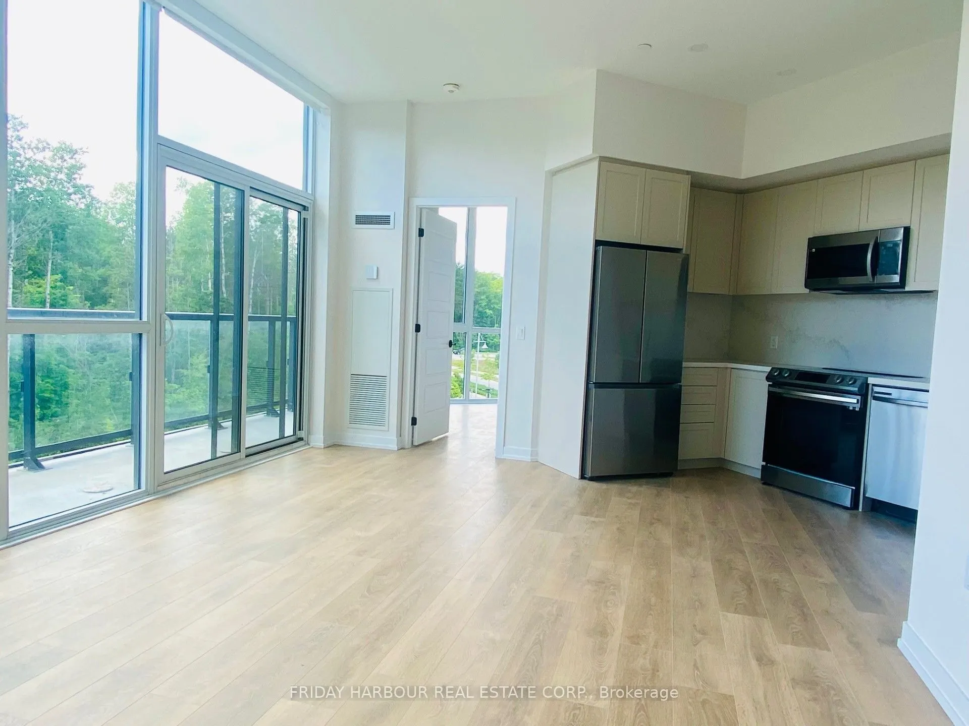 415 Sea Ray Avenue S, #450
