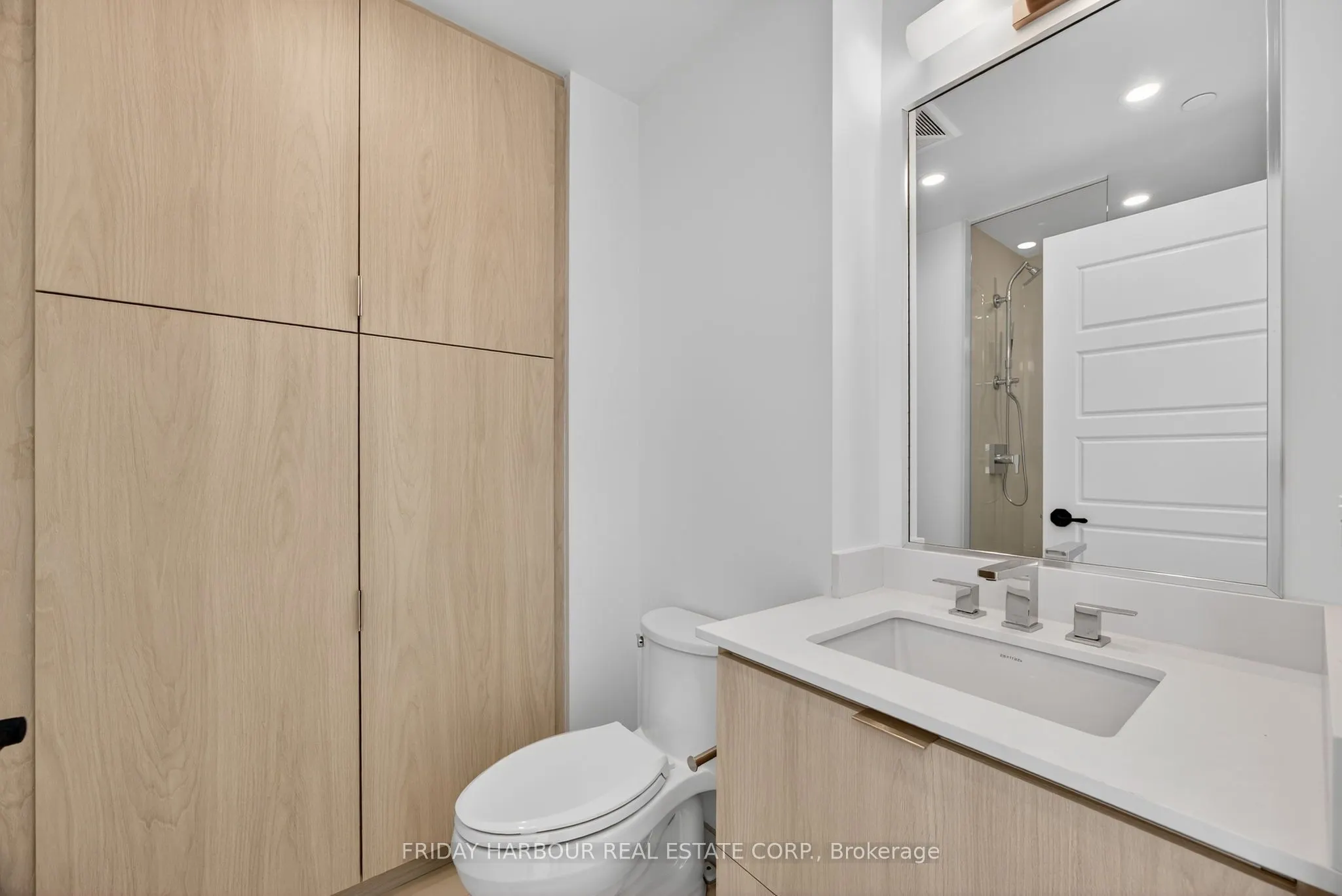 415 Sea Ray Avenue S, #450