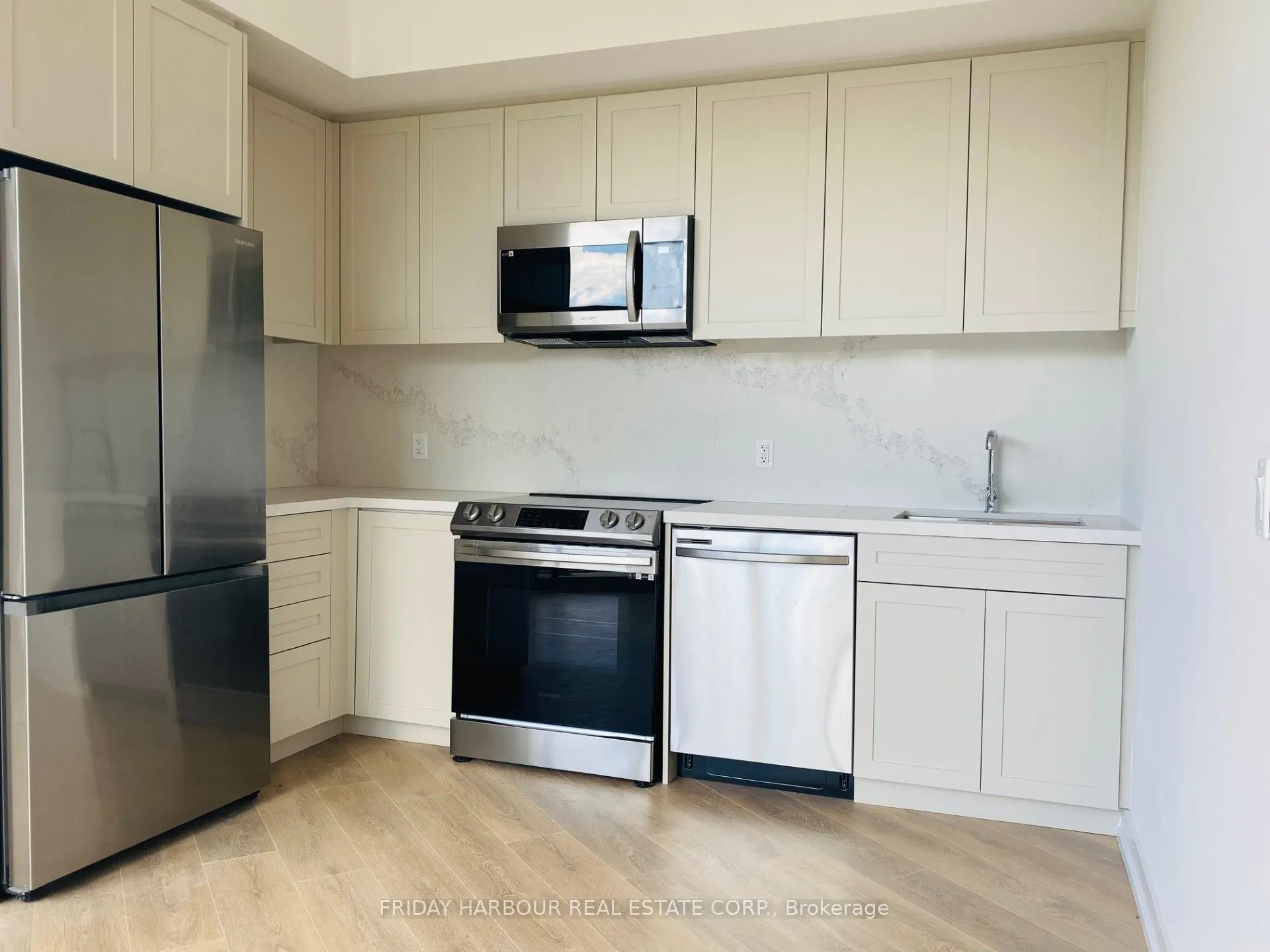 415 Sea Ray Avenue S, #450