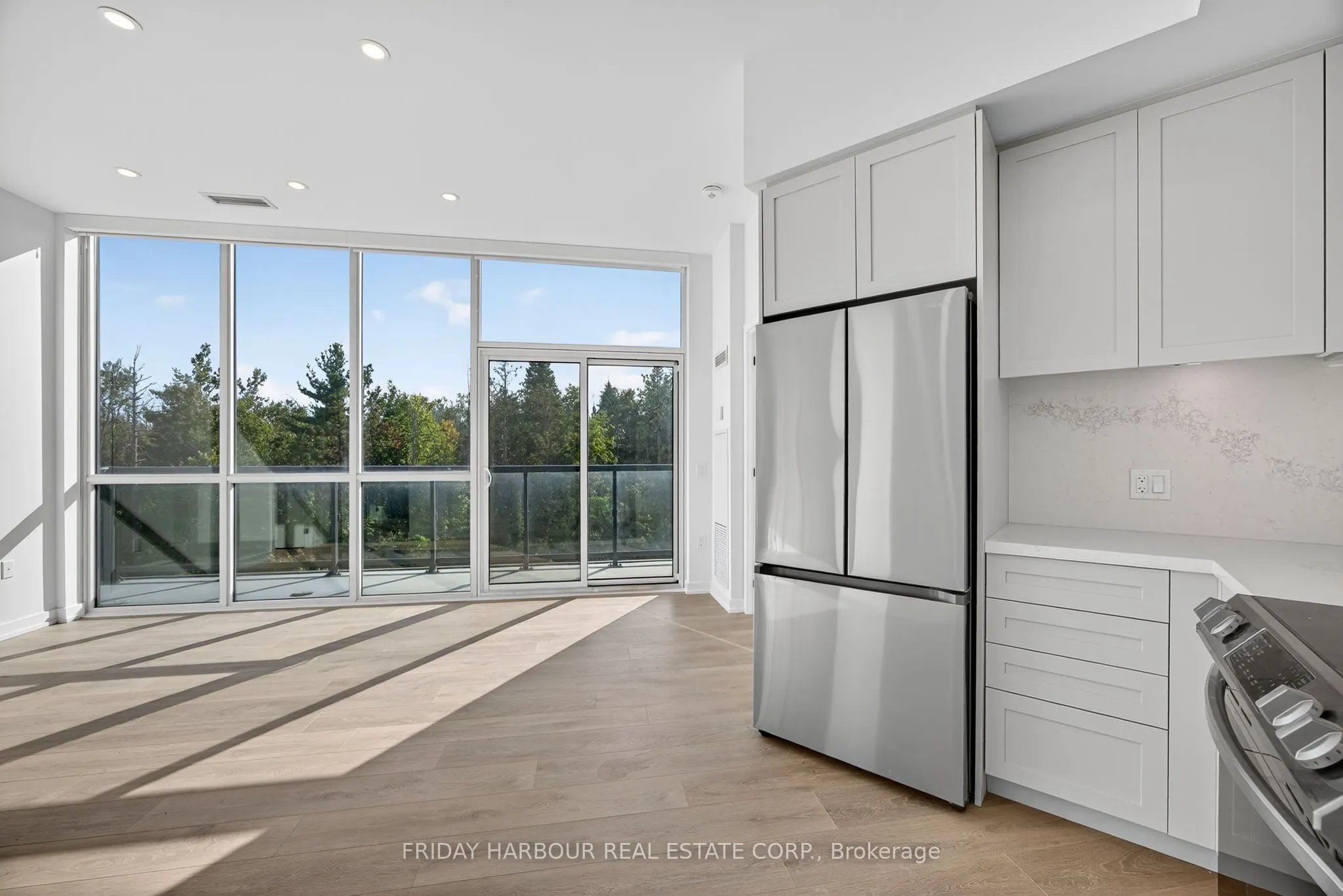 415 Sea Ray Avenue S, #450