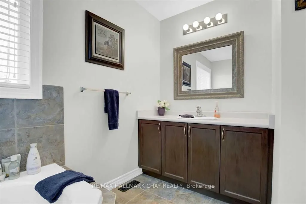 2123 Osbond Road, #Main