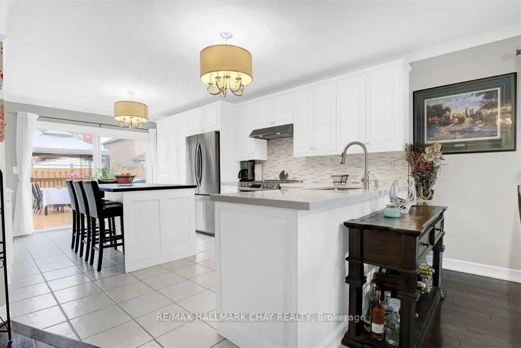 2123 Osbond Road, #Main
