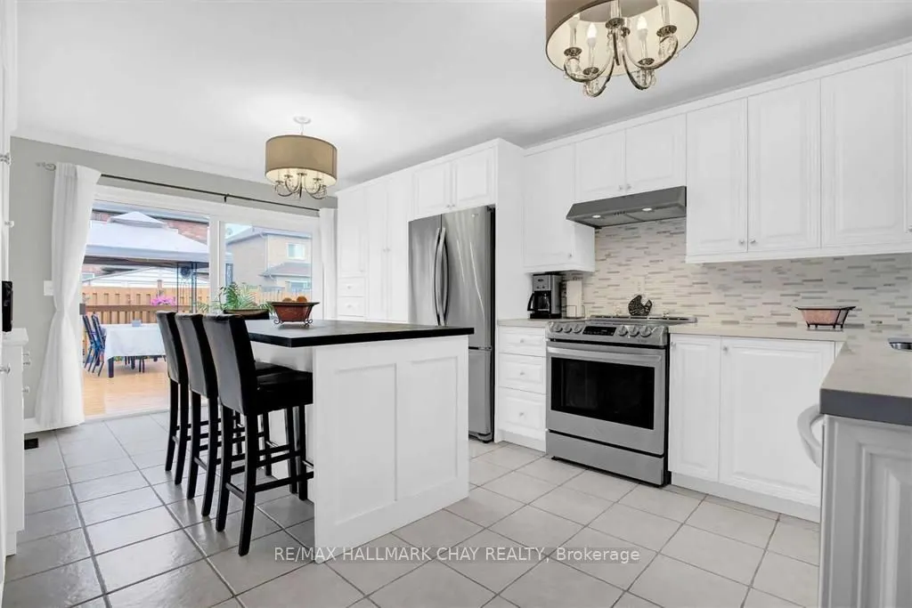 2123 Osbond Road, #Main