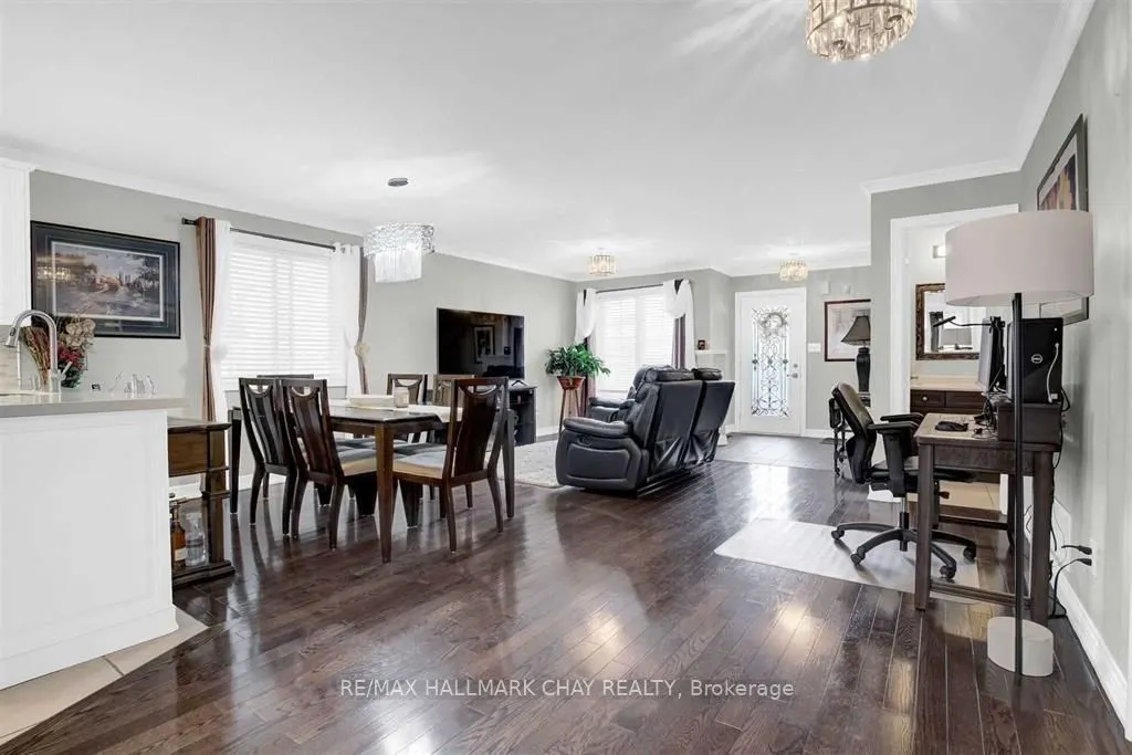 2123 Osbond Road, #Main