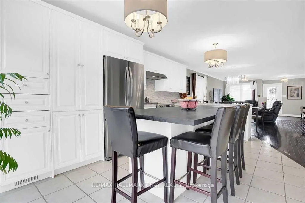2123 Osbond Road, #Main