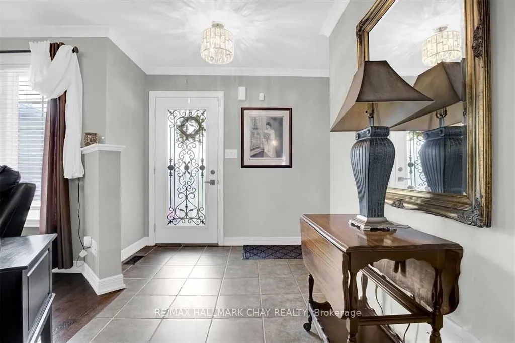 2123 Osbond Road, #Main