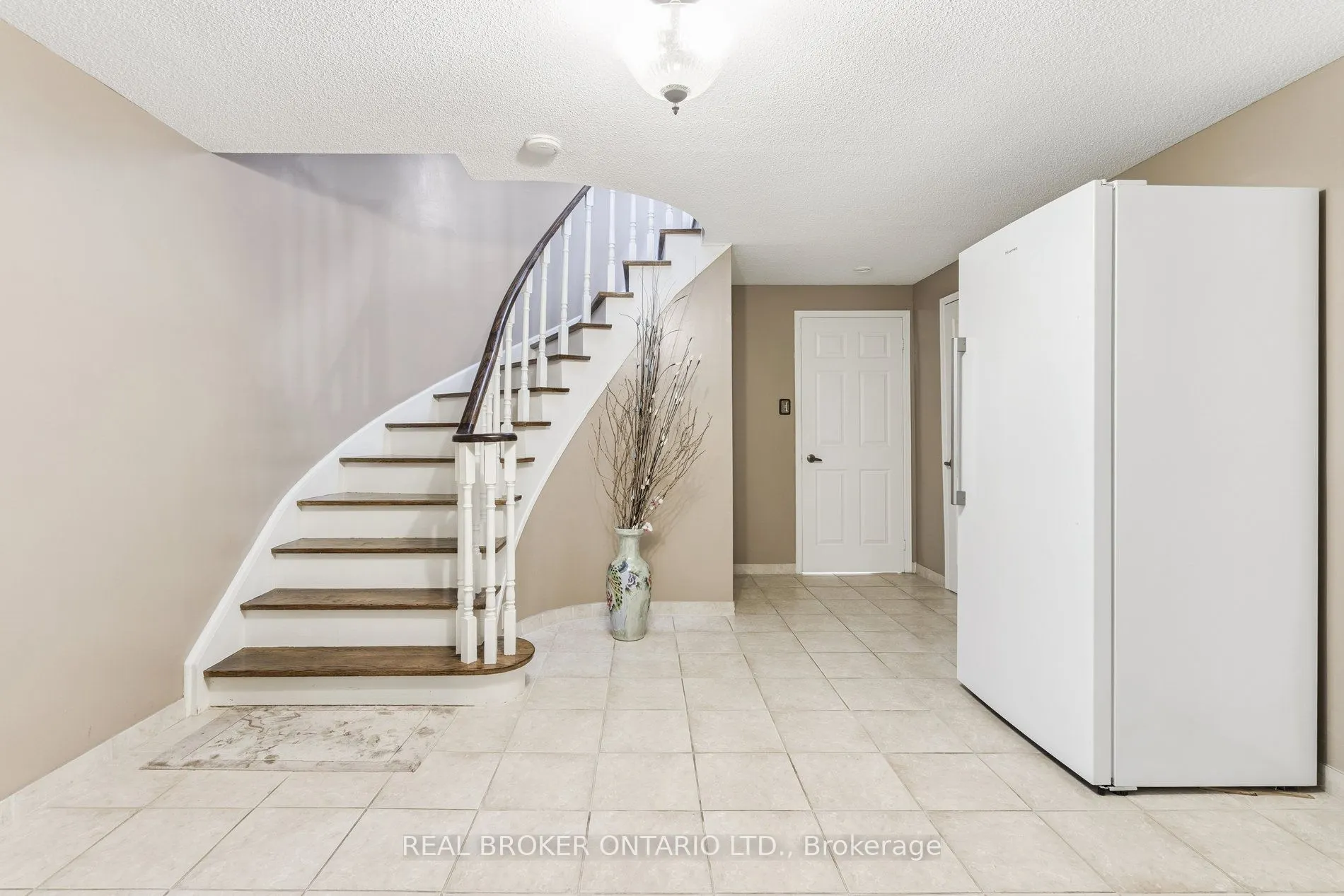 435 Aberdeen Avenue