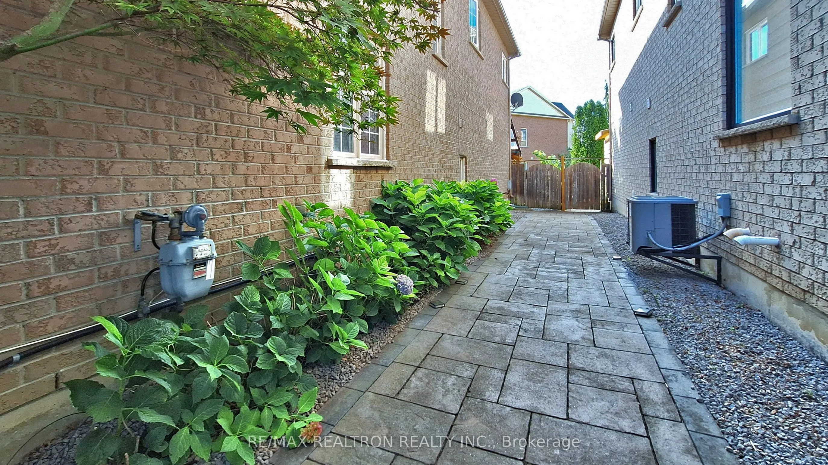 85 Longwood Avenue