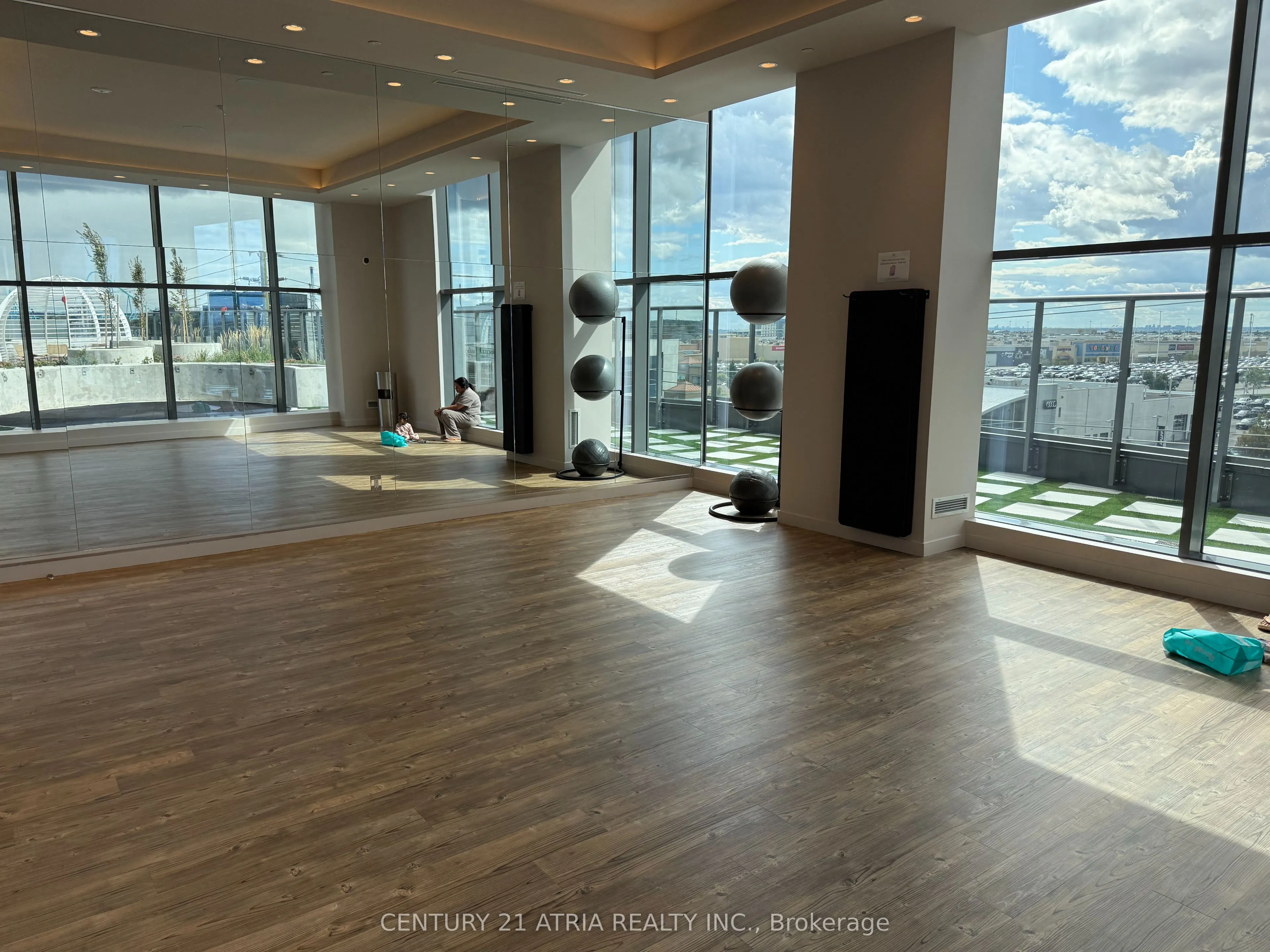 10 Abeja Street N, #2608