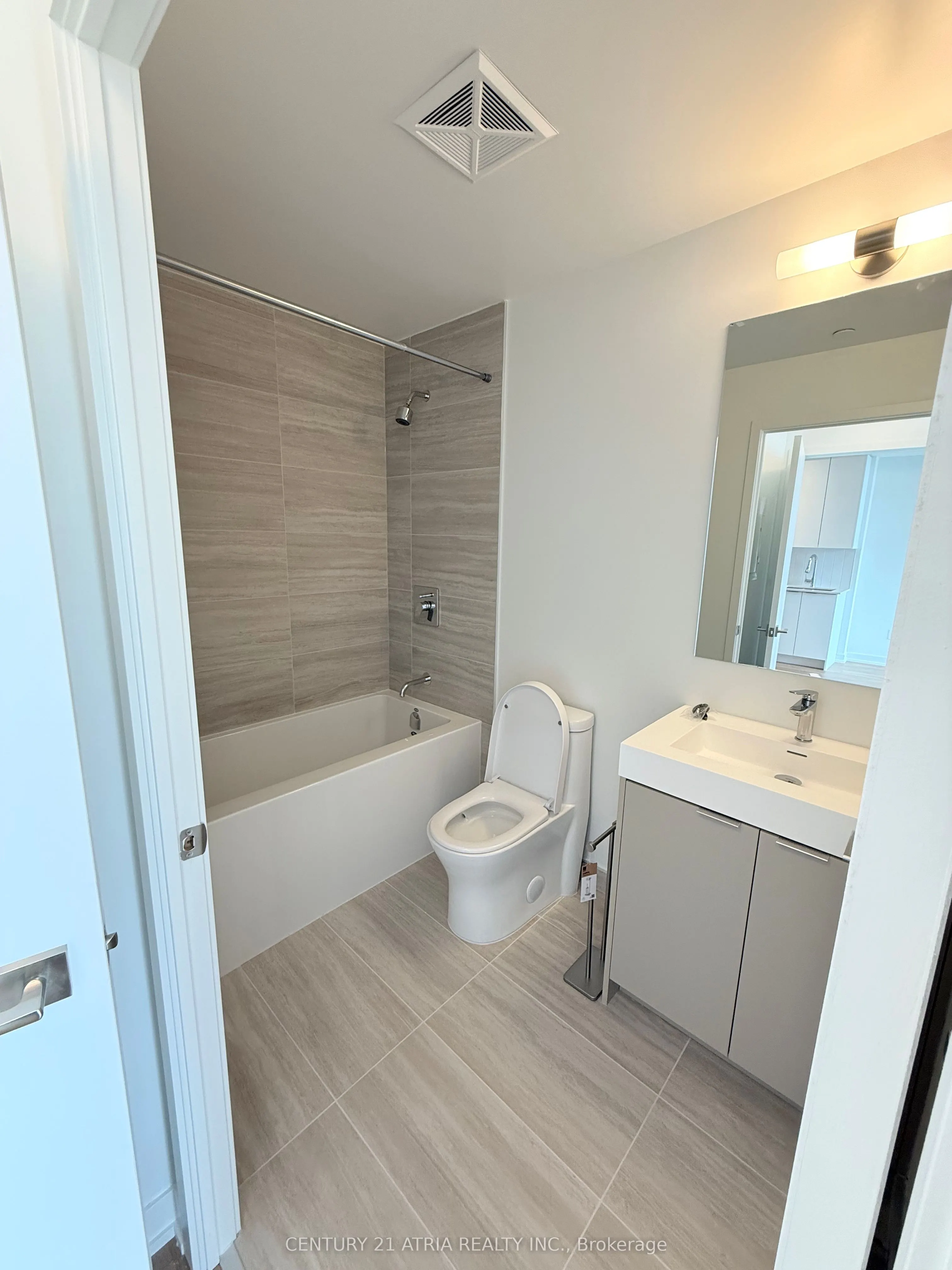 10 Abeja Street N, #2608