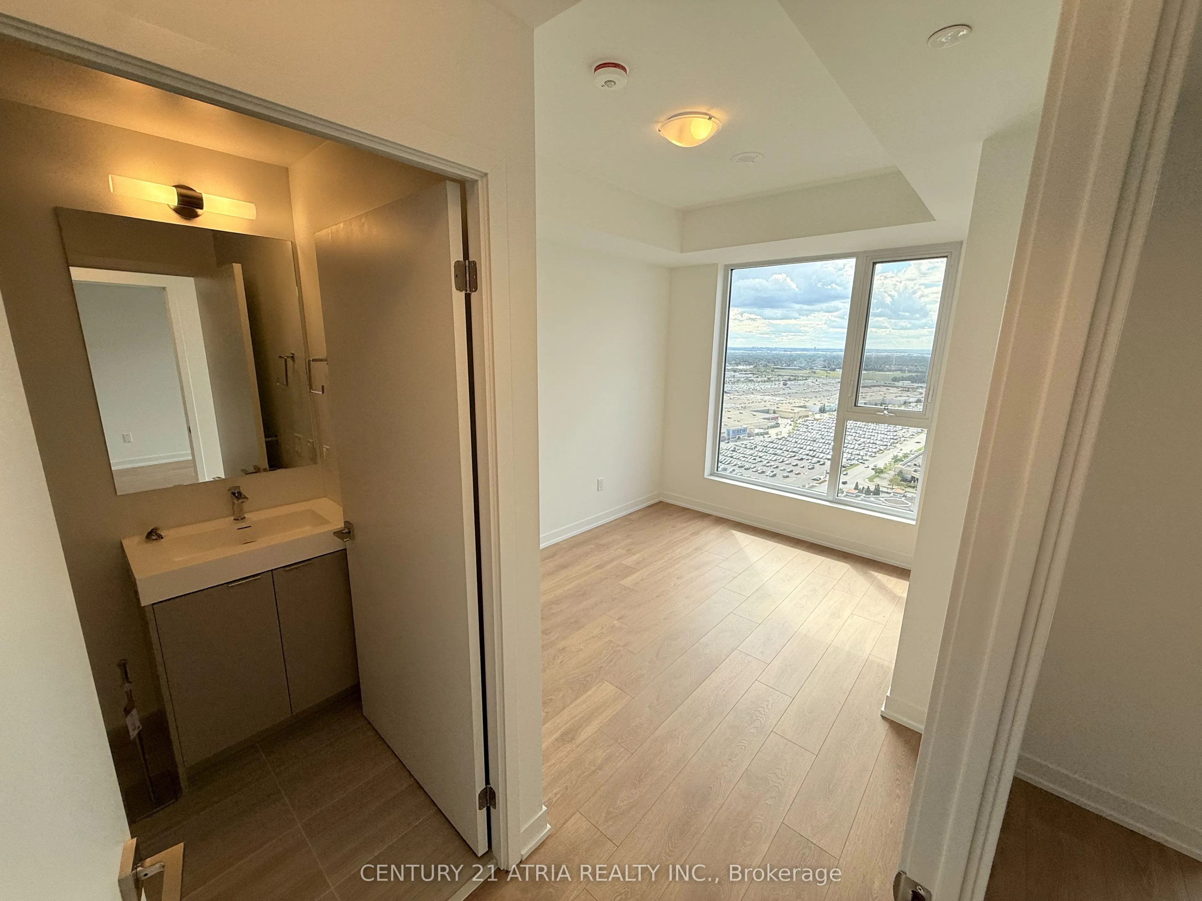 10 Abeja Street N, #2608